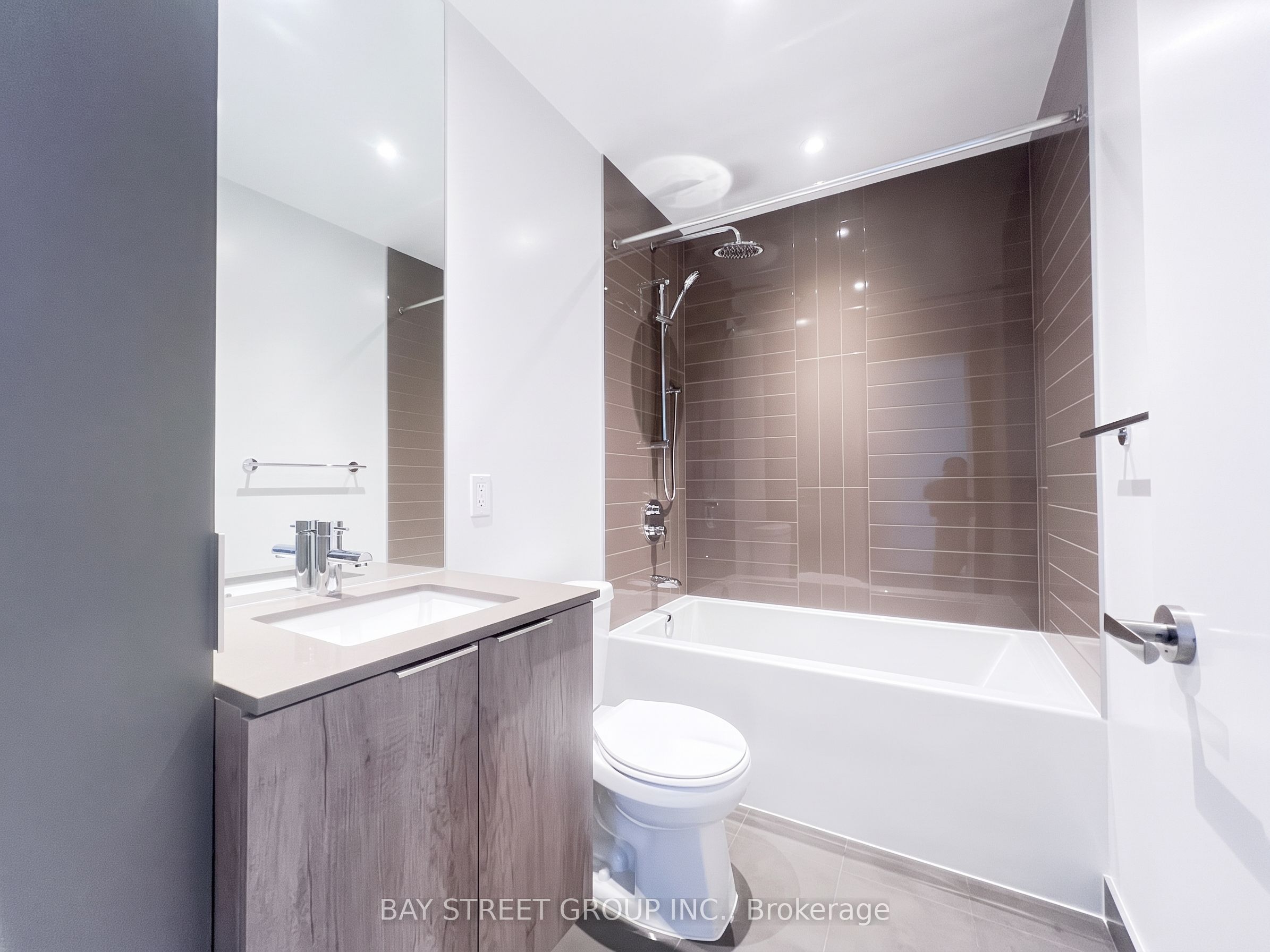 Unit 7404 - 448 Burnhamthorpe Road W, Mississauga 5