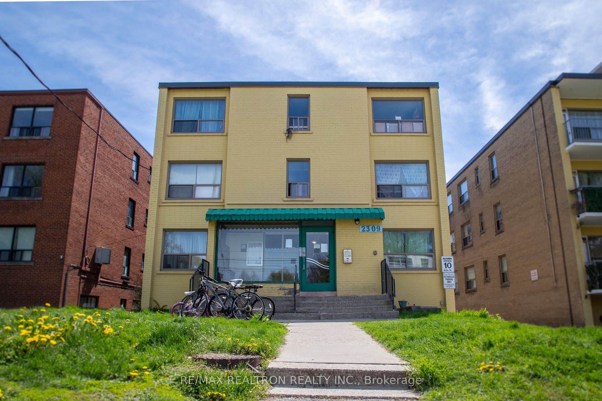 Unit 403 - 2309 Lake Shore Boulevard W, Etobicoke 2