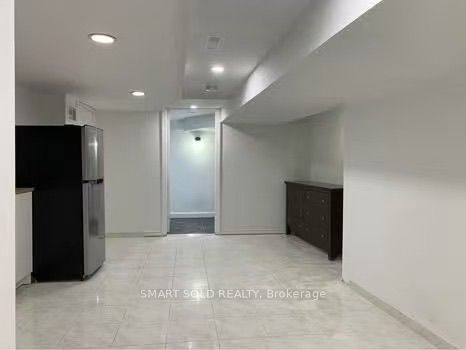 Unit Lower - 370 Delaware Avenue, Toronto 3