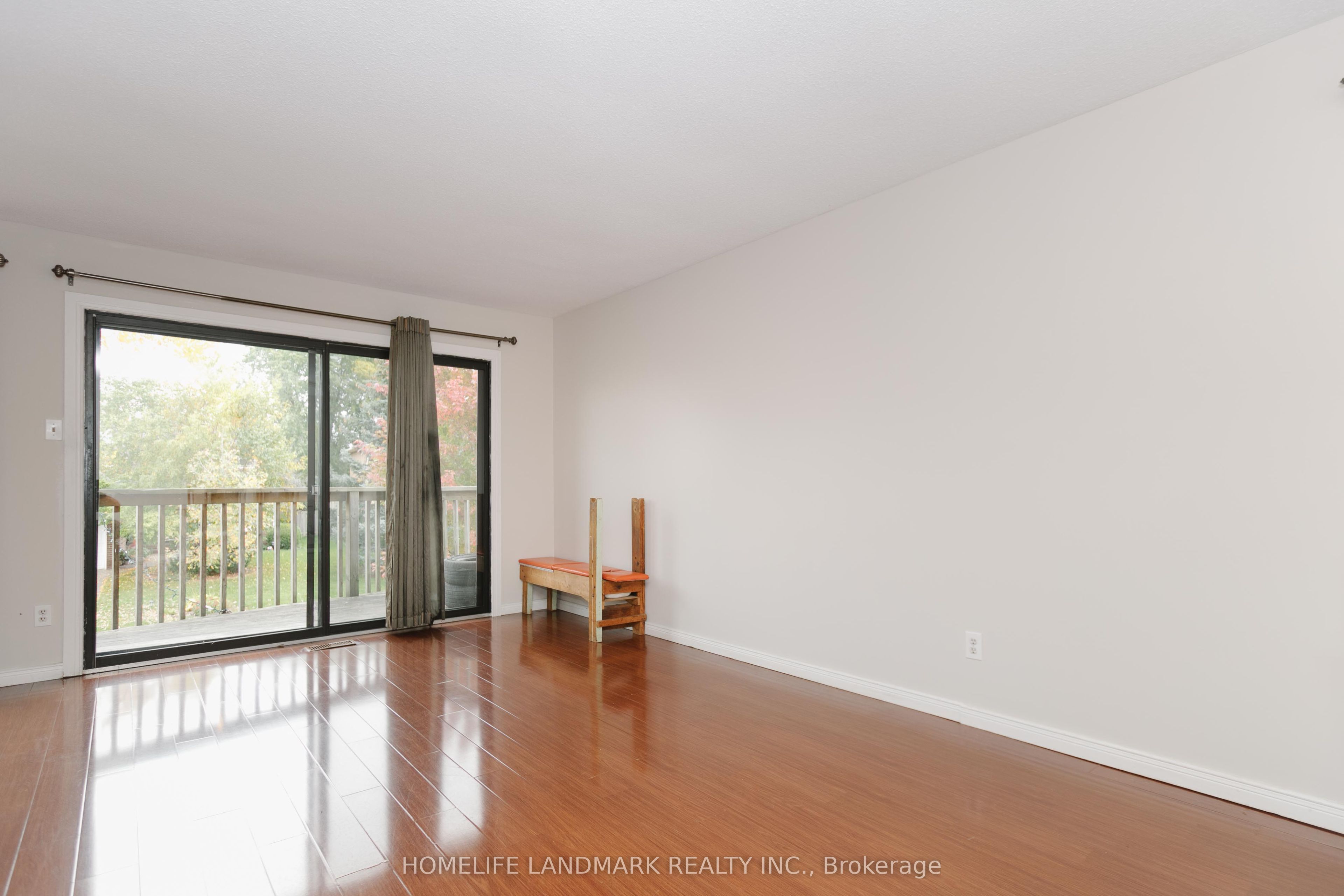 22 Blenheim Drive, Brampton 5