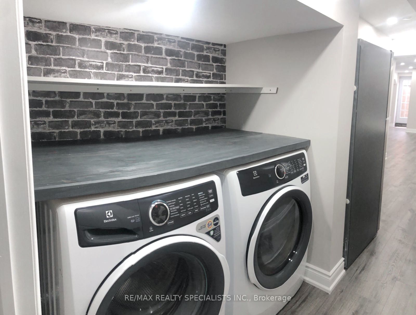 Unit Bsmt - 471 Violet Gate, Milton 3