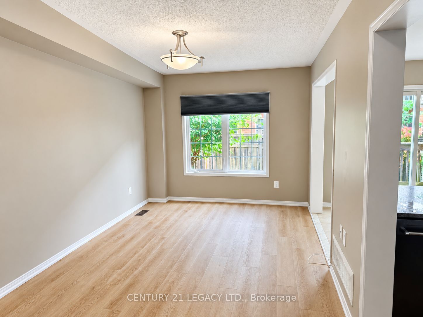 3317 Mikalda Road, Burlington 5