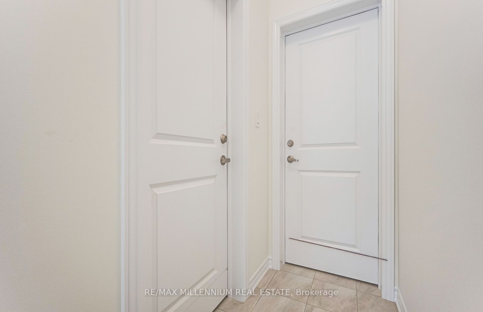 Unit Upper - 34 Thornbird Crescent, Brampton 4