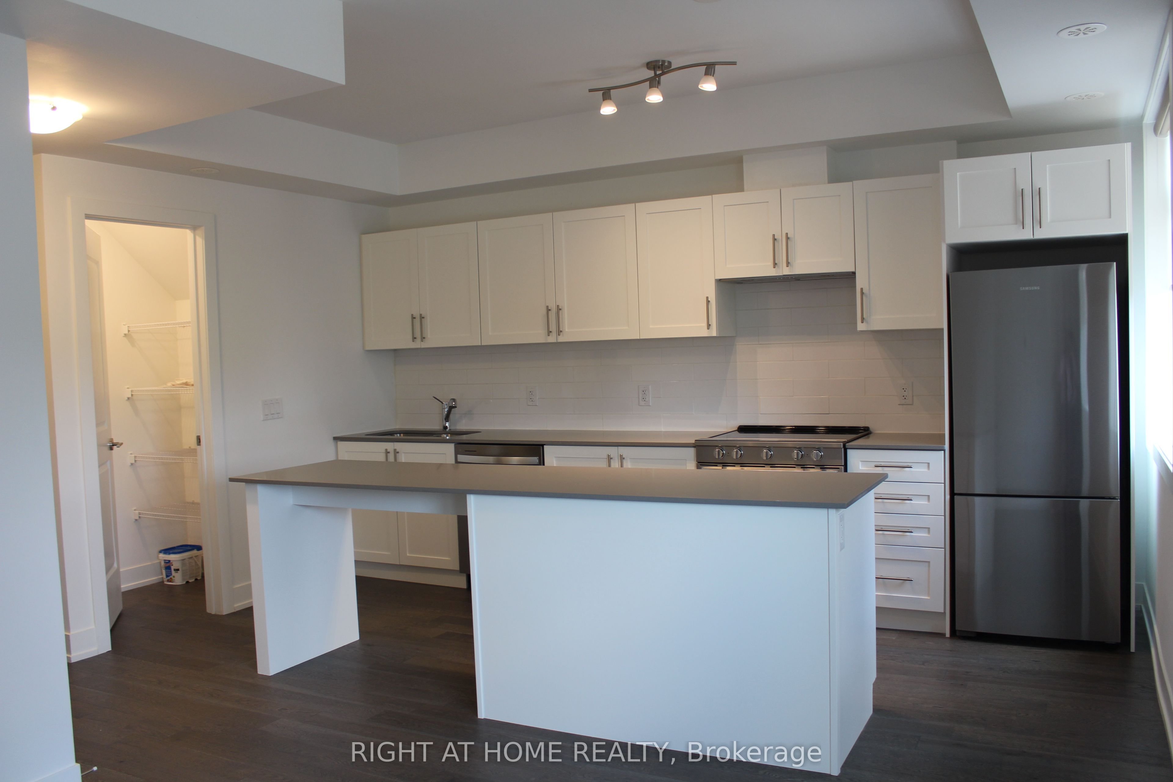 Unit 249 - 1075 Douglas Mccurdy Common, Mississauga 3