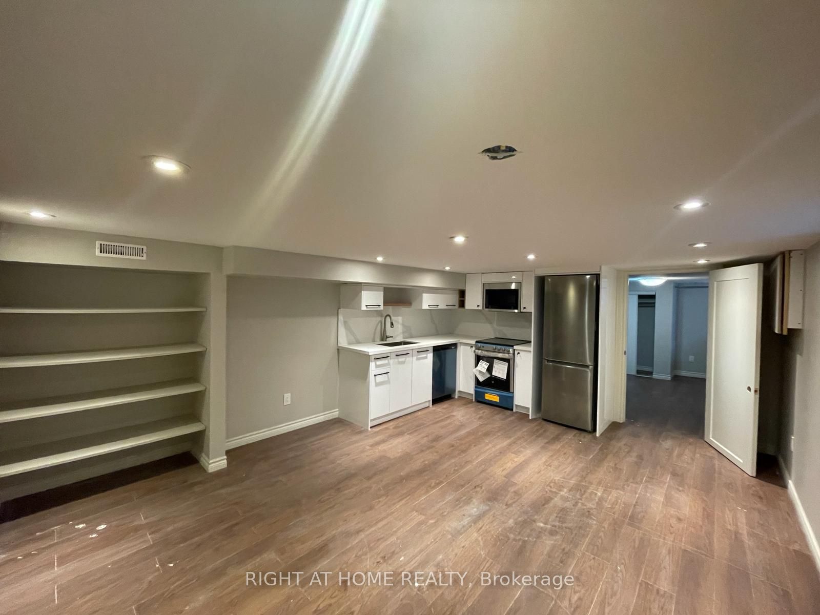 Unit B - 807 Dupont Street, Toronto 2