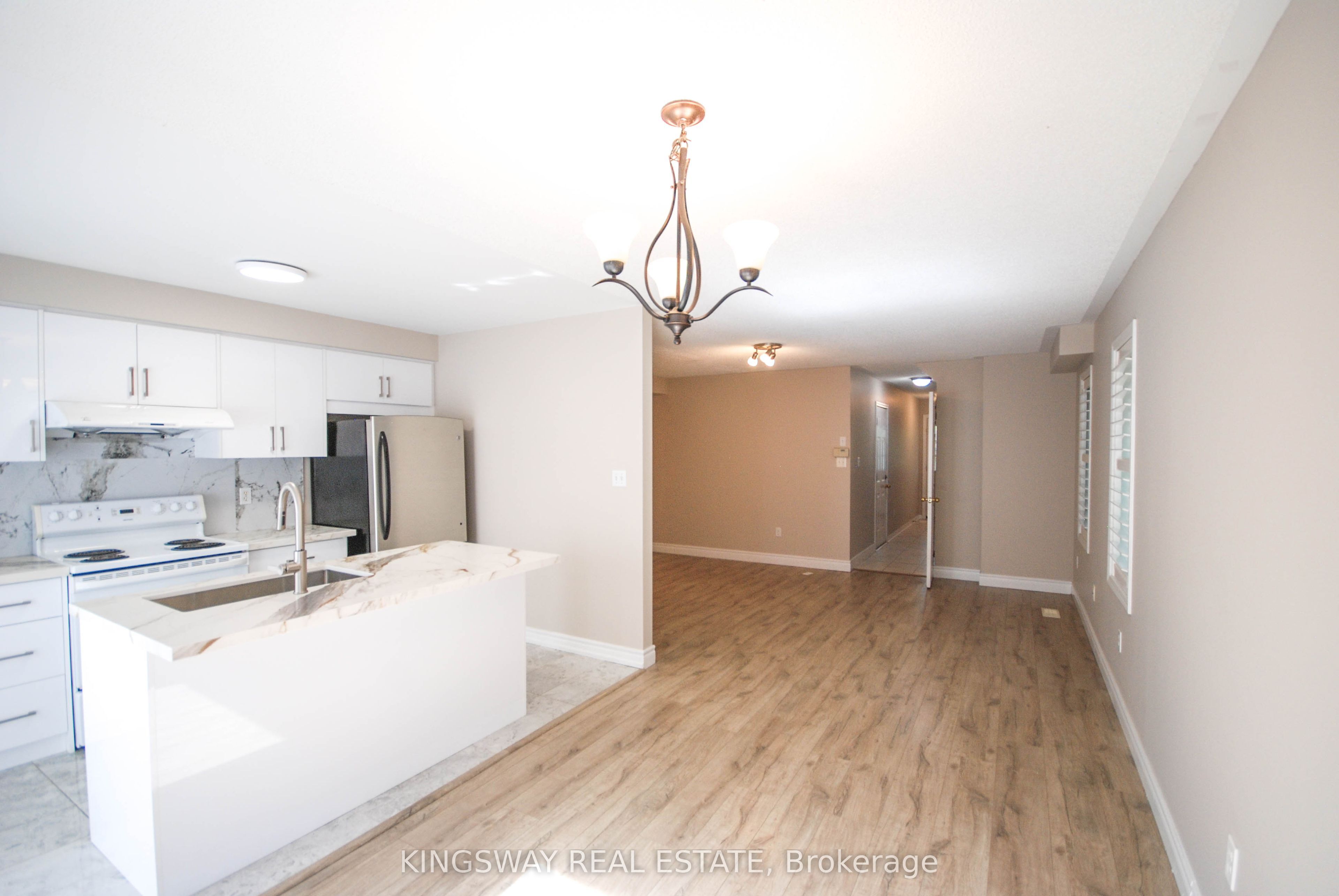 610 Angela Court, Burlington 2