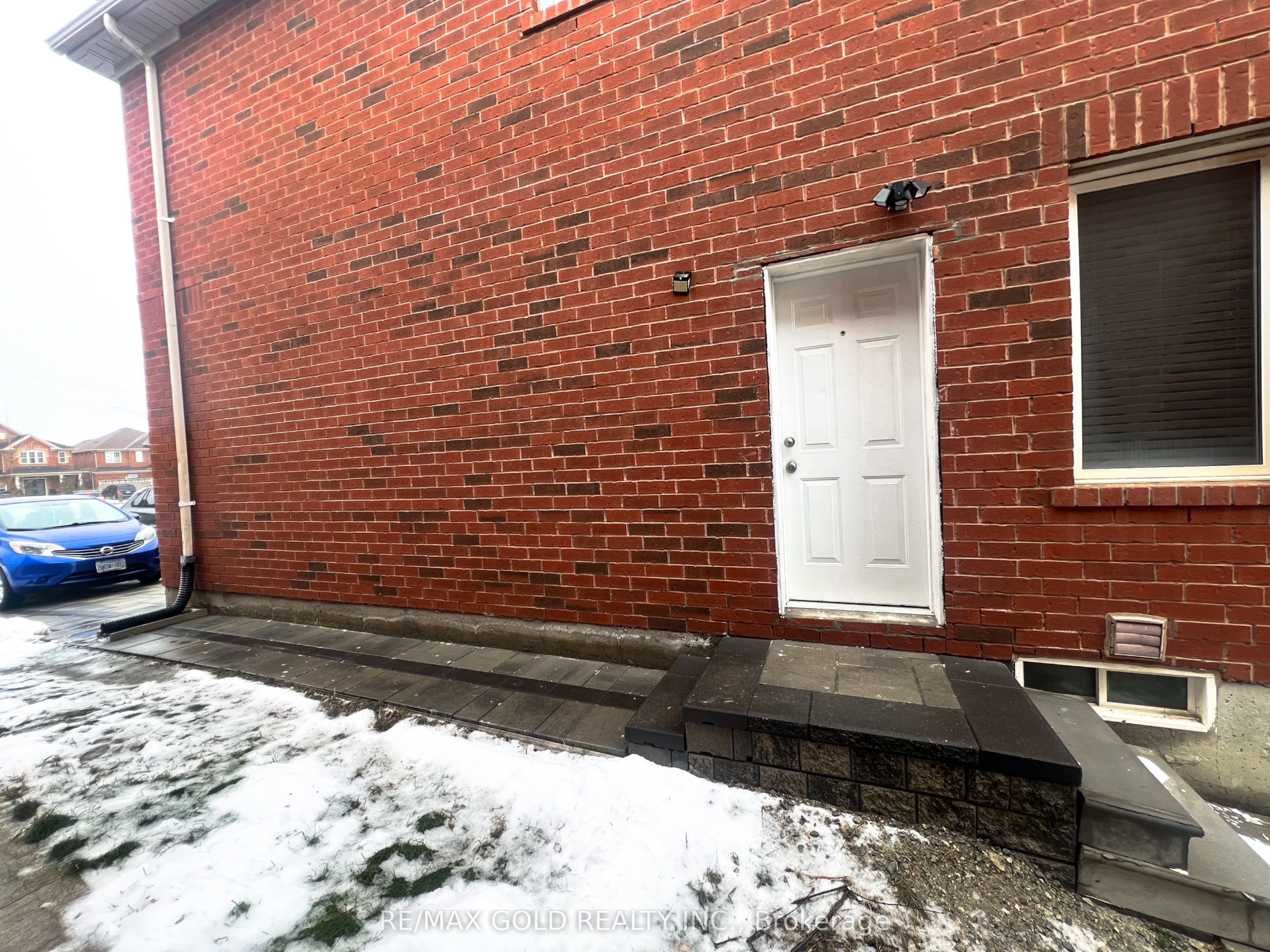Unit Basemnt - 12 Lillian Crescent, Brampton 2