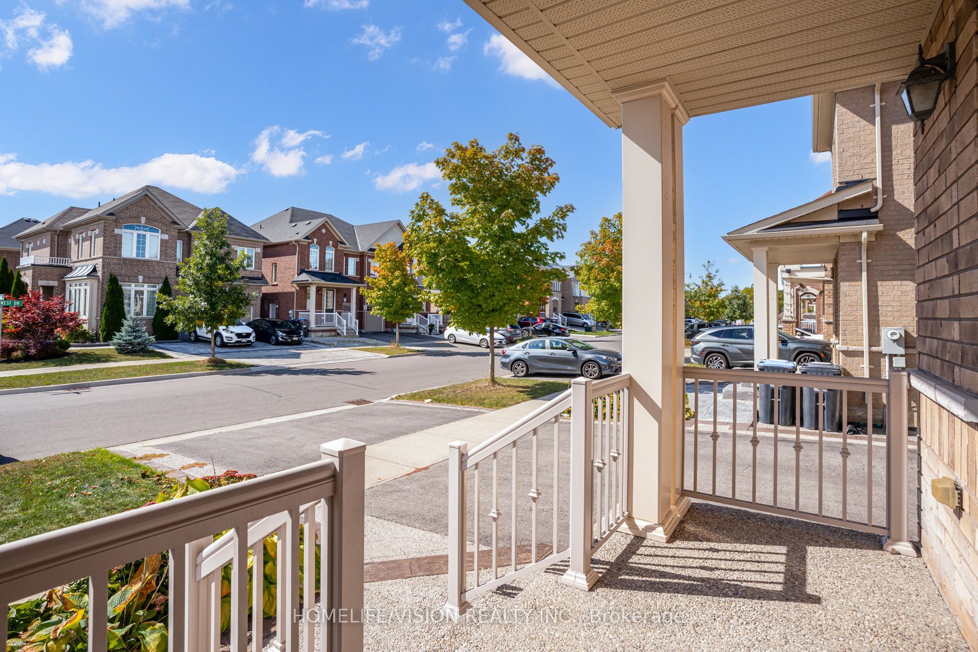 383 Royal West Drive, Brampton 3