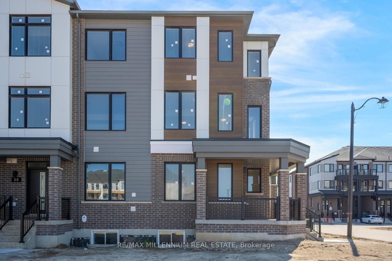 Unit Main - 36 Thornbird Crescent, Brampton 5