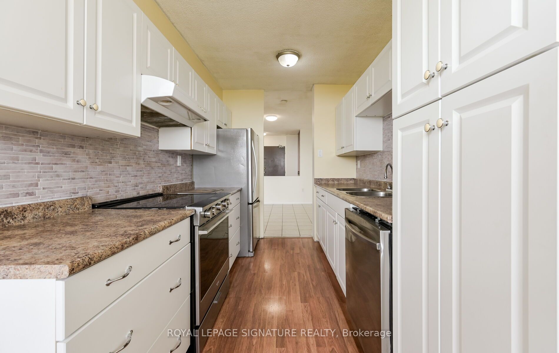 Unit 801 - 4 Kings Cross Road, Brampton 5