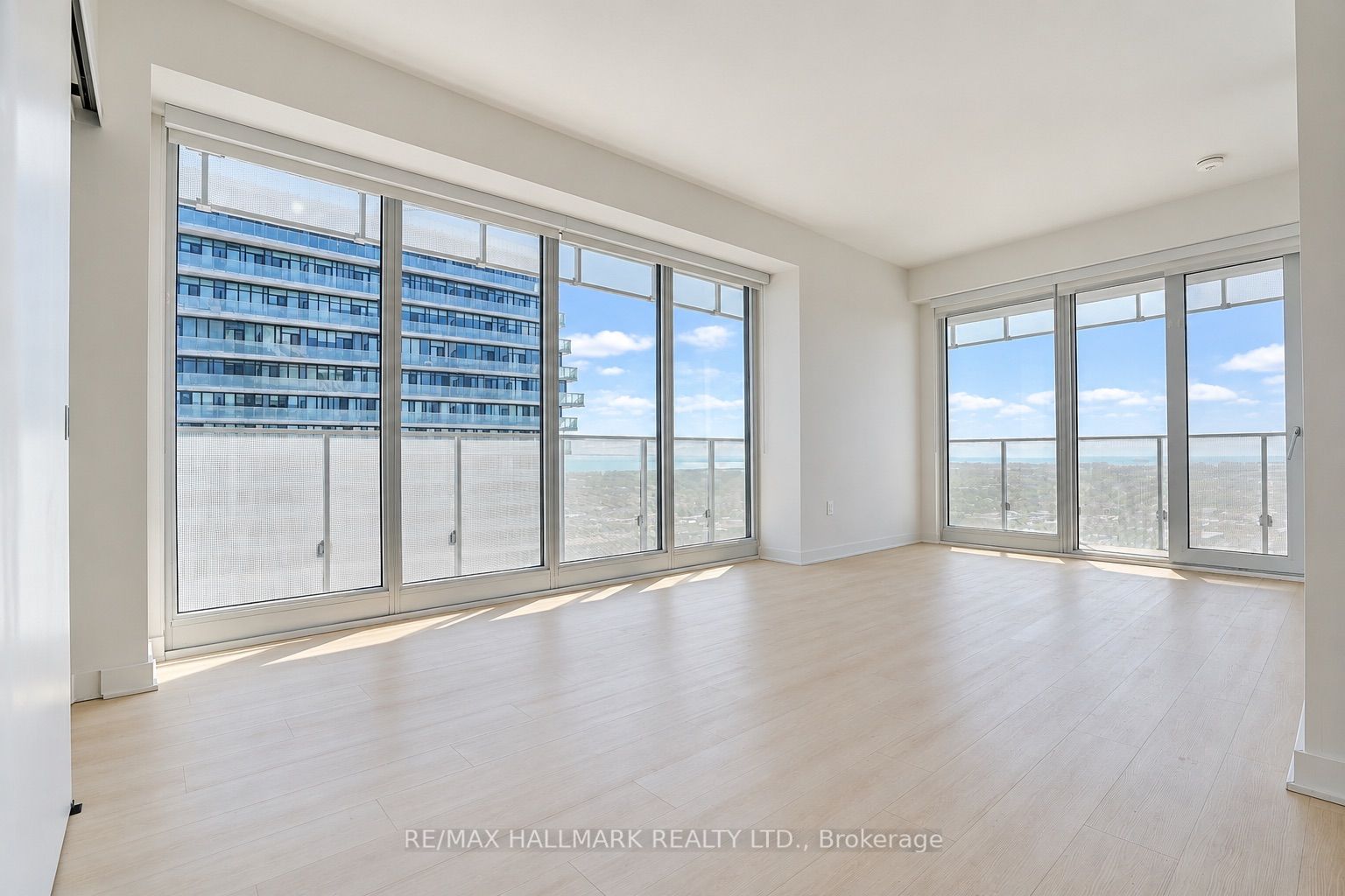 Unit 5504 - 3900 Confederation Parkway, Mississauga 4