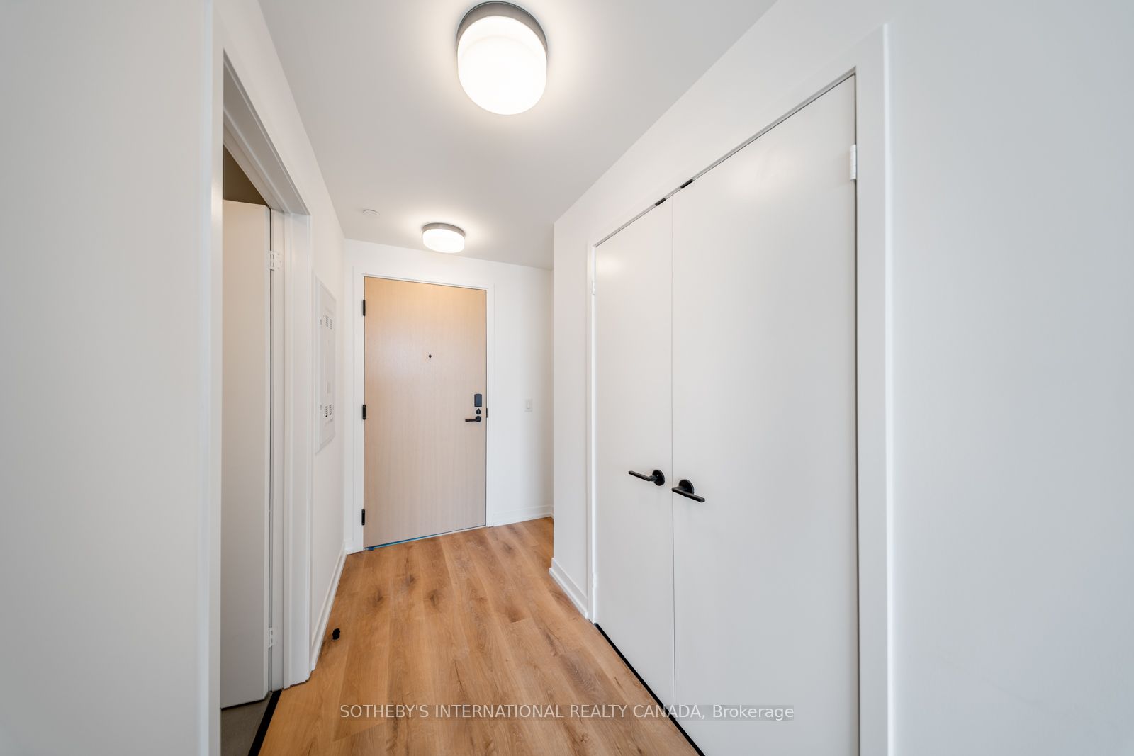 Unit 703 - 5 York Garden Way, North York 2