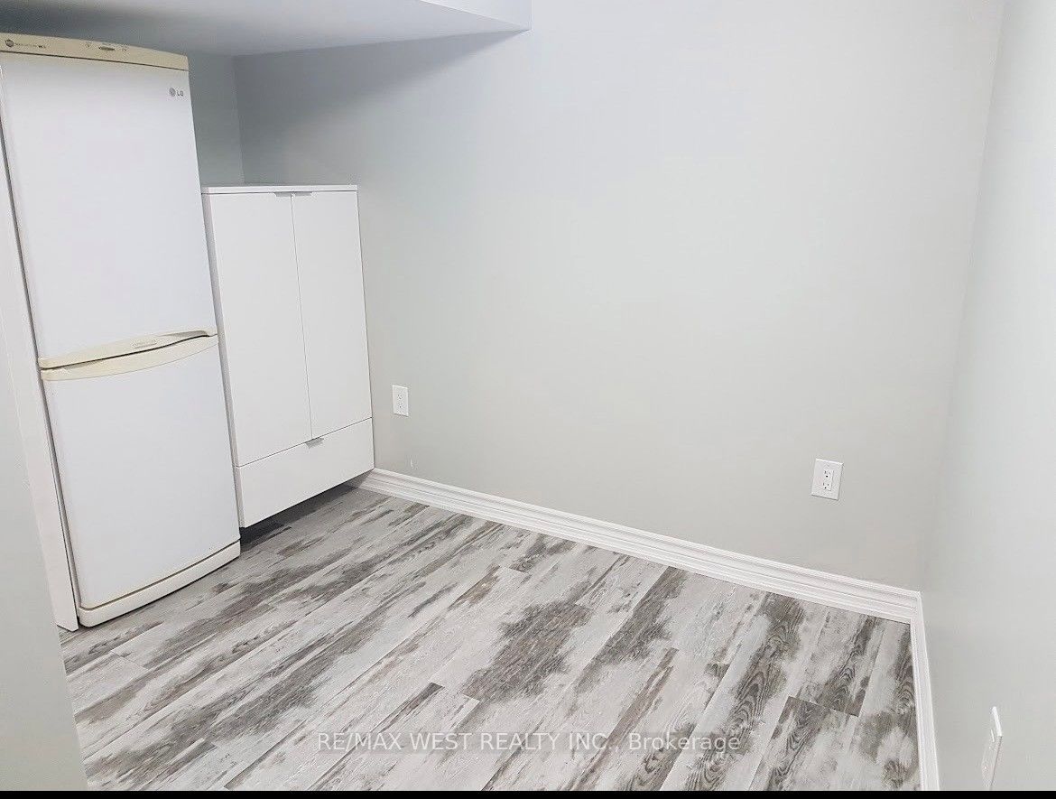 Unit Lower - 77 Murrie Street, Etobicoke 3