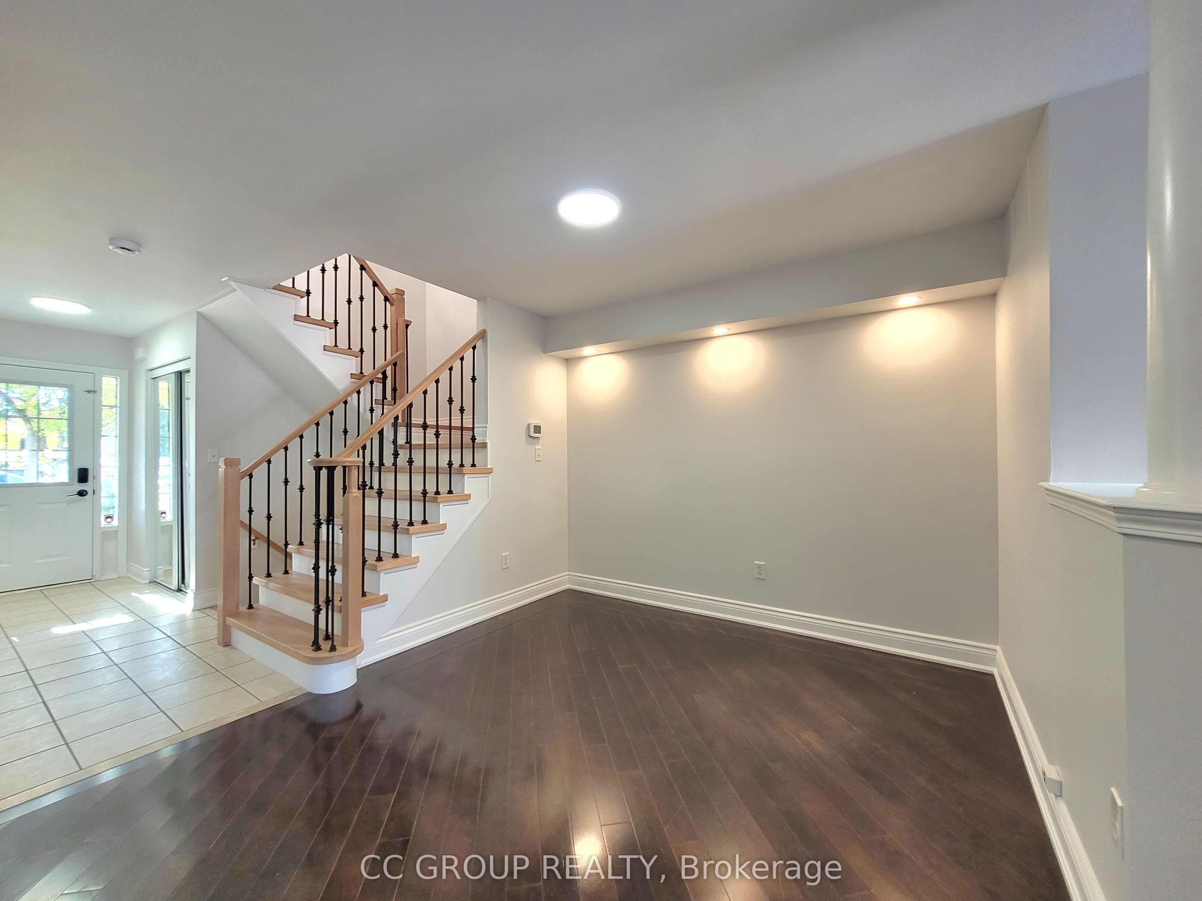 2153 Baronwood Drive, Oakville 3