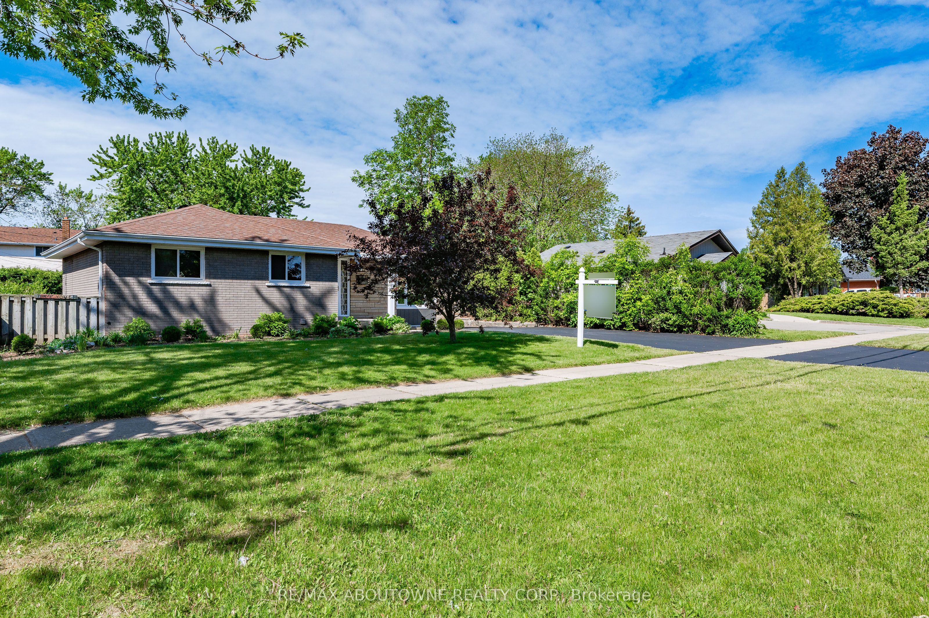 388 APPLEBY Line, Burlington 2