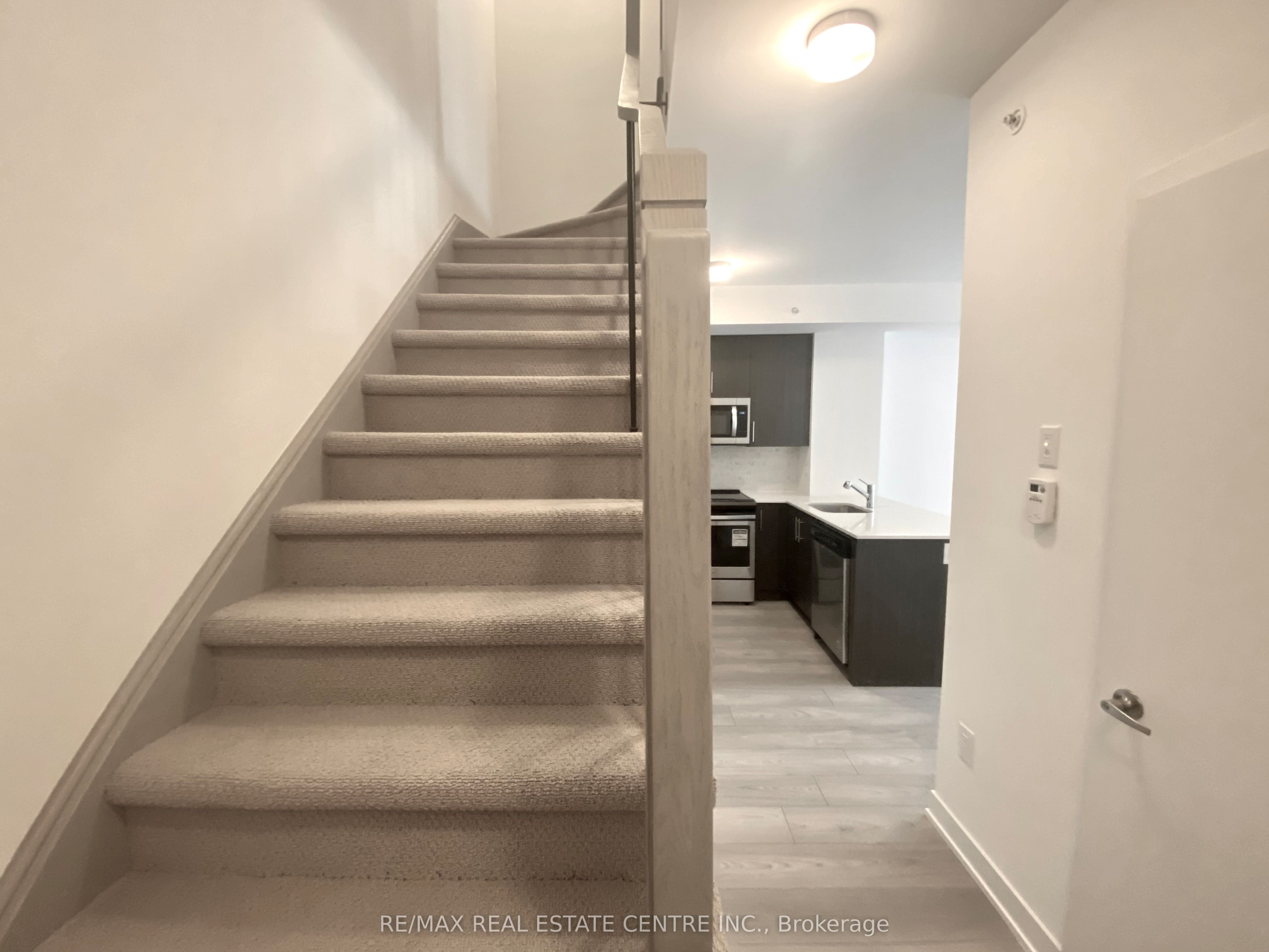 Unit 5 - 3483 Widdicombe Way, Mississauga 4