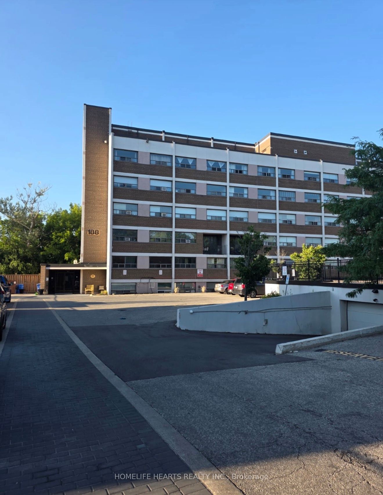 Unit 407 - 188 Mill Street S, Brampton 2