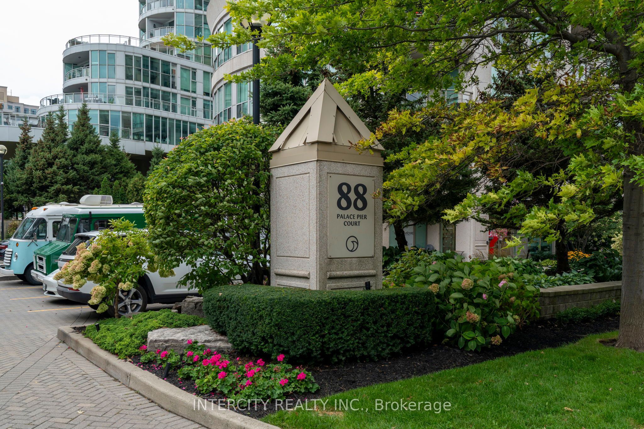 Unit 907 - 88 Palace Pier Court, Etobicoke 2