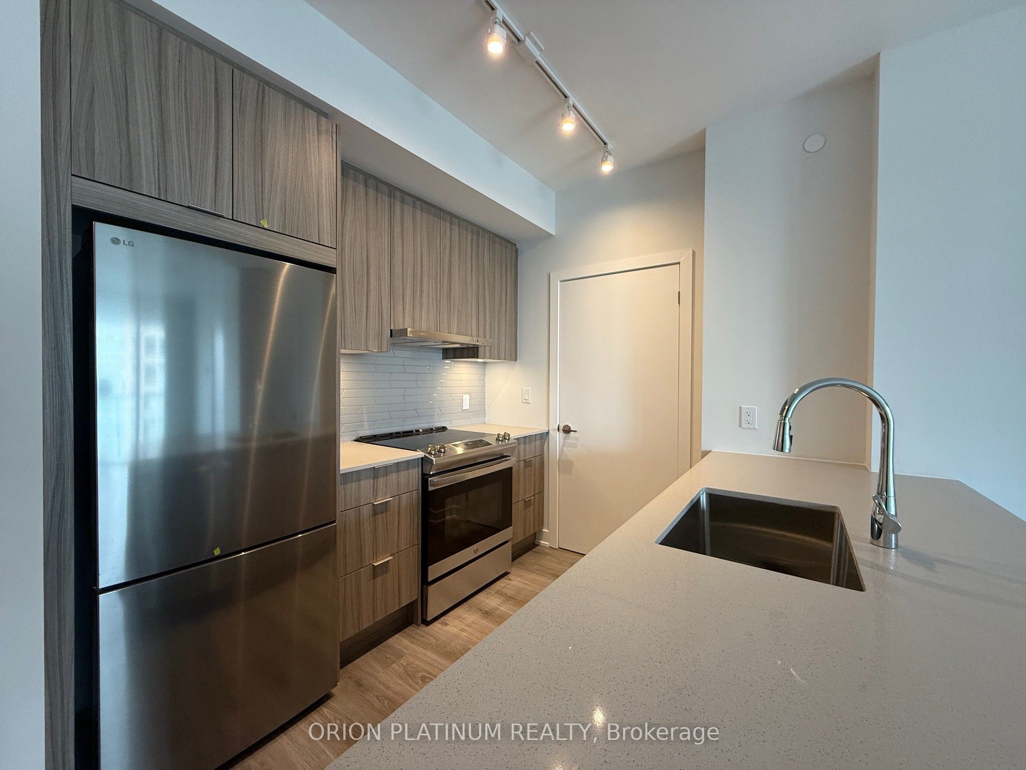 Unit 1201 - 430 Square One Drive, Mississauga 4