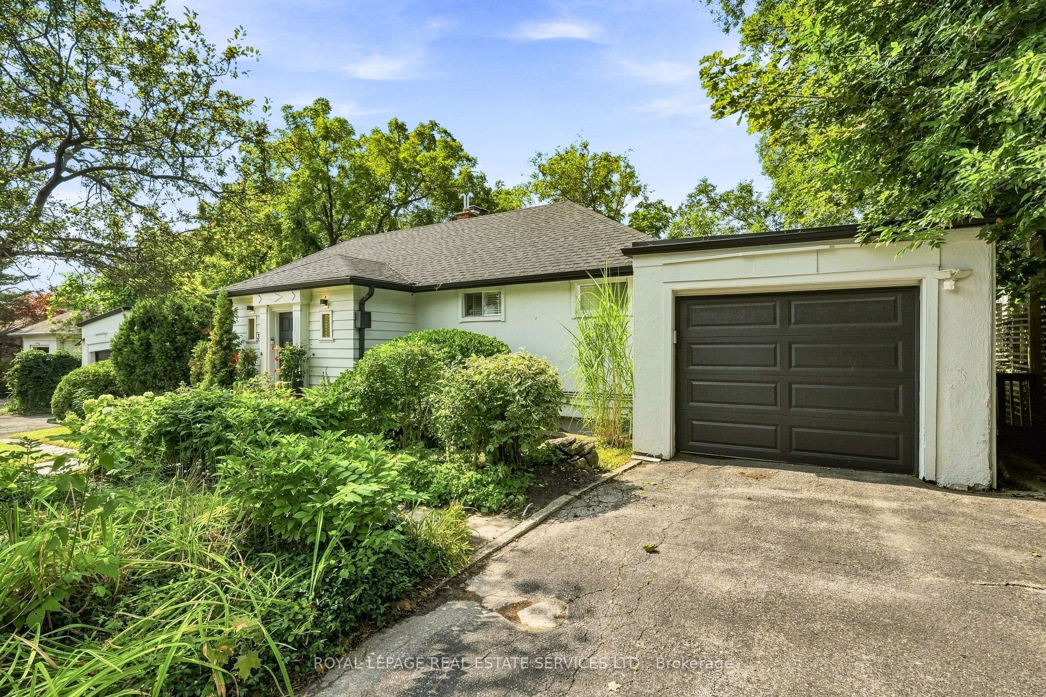 372 Trafalgar Road, Oakville 3