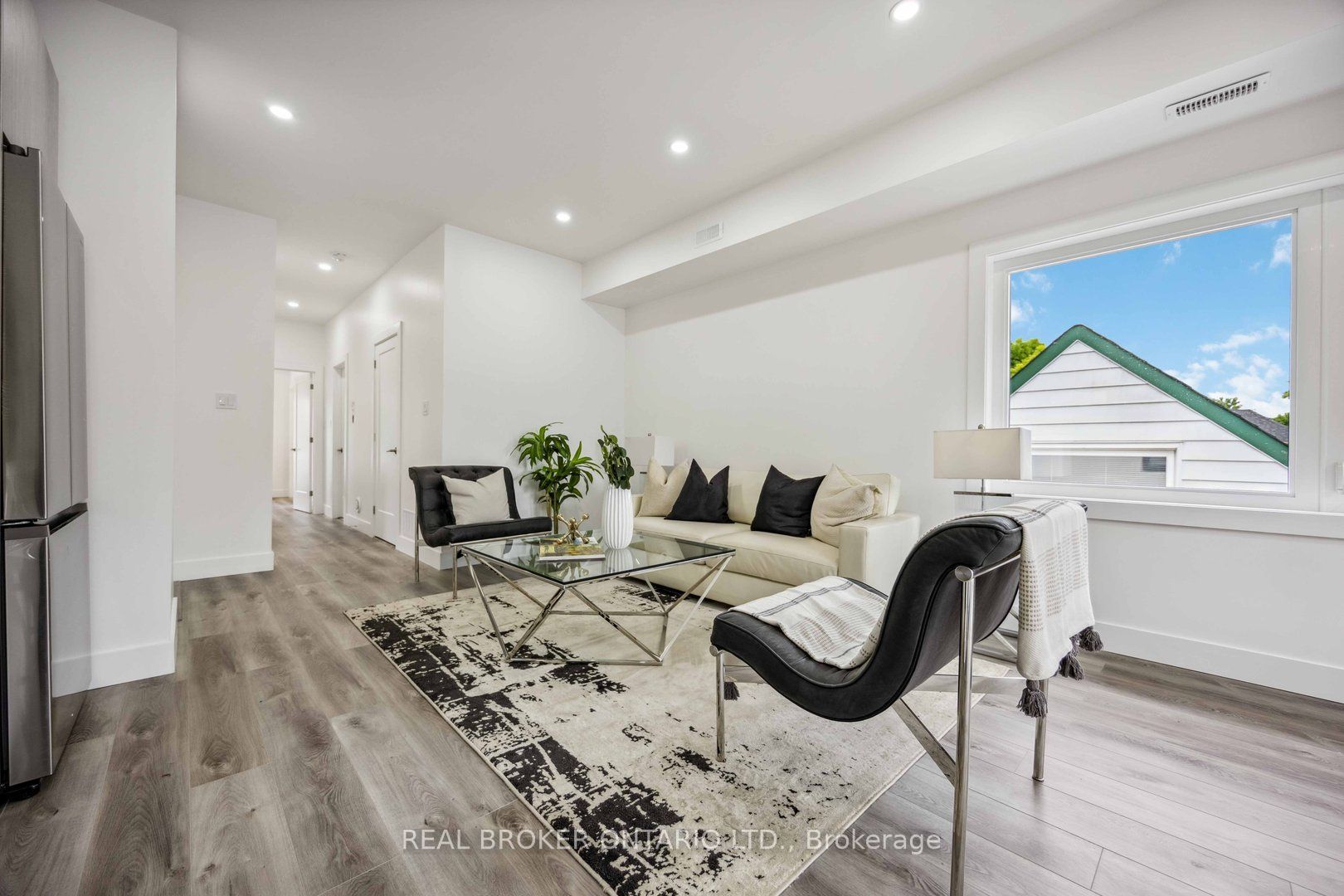 Unit 4 - 14 Hatfield Crescent, Etobicoke 3