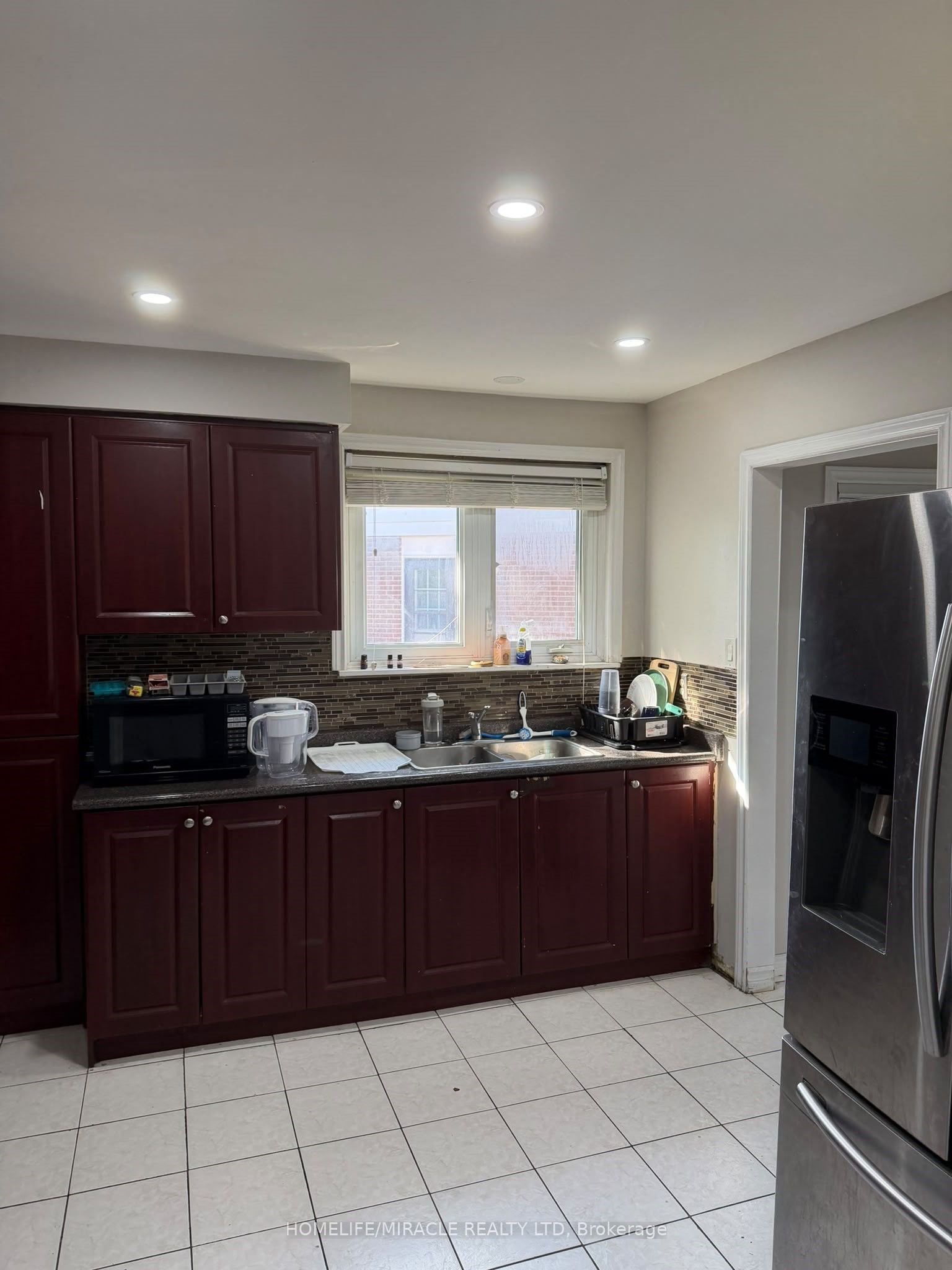25 Four Leaf Drive, Etobicoke 3