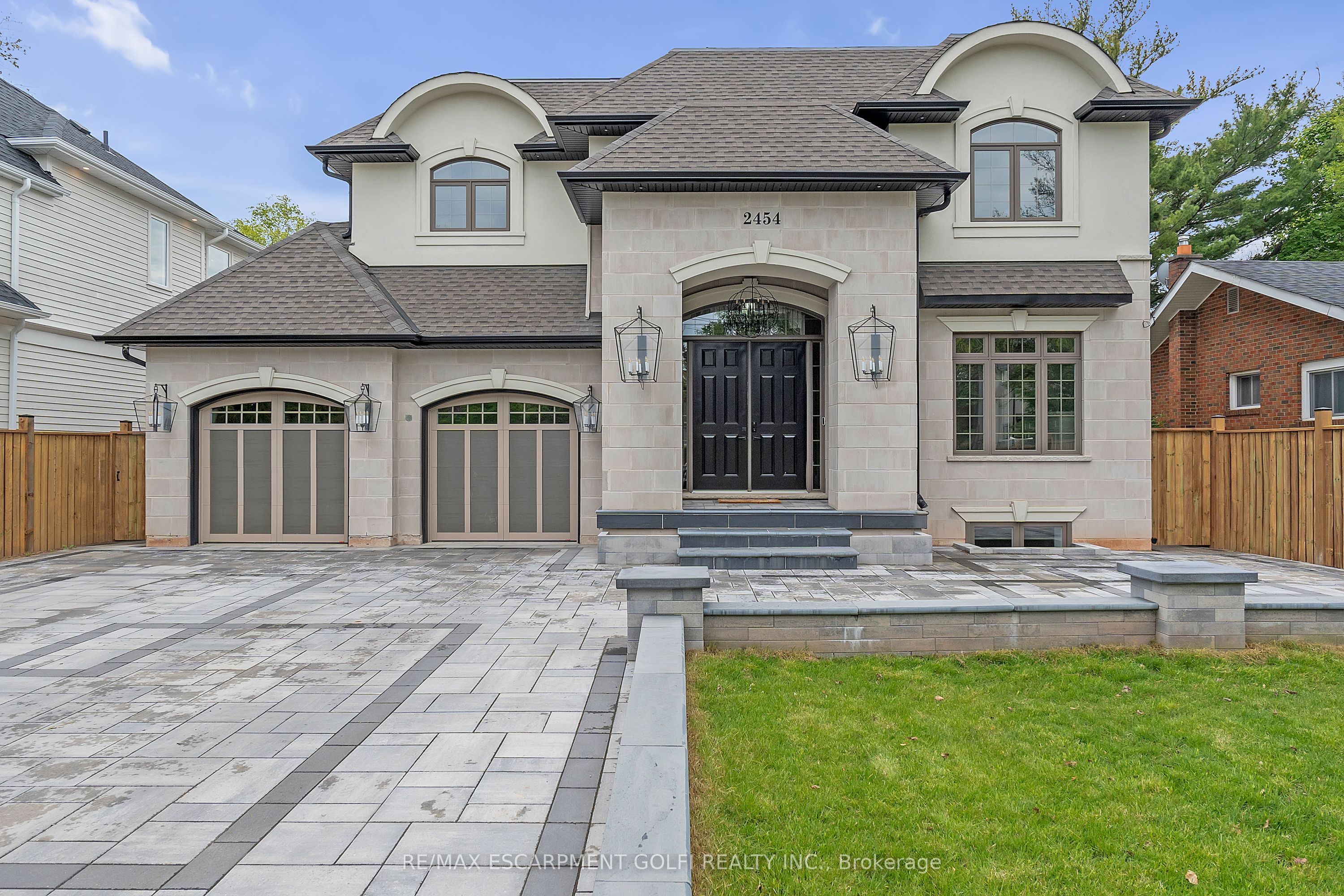 2454 Rebecca St, Oakville, Ontario L6L2B2 For Sale HouseSigma