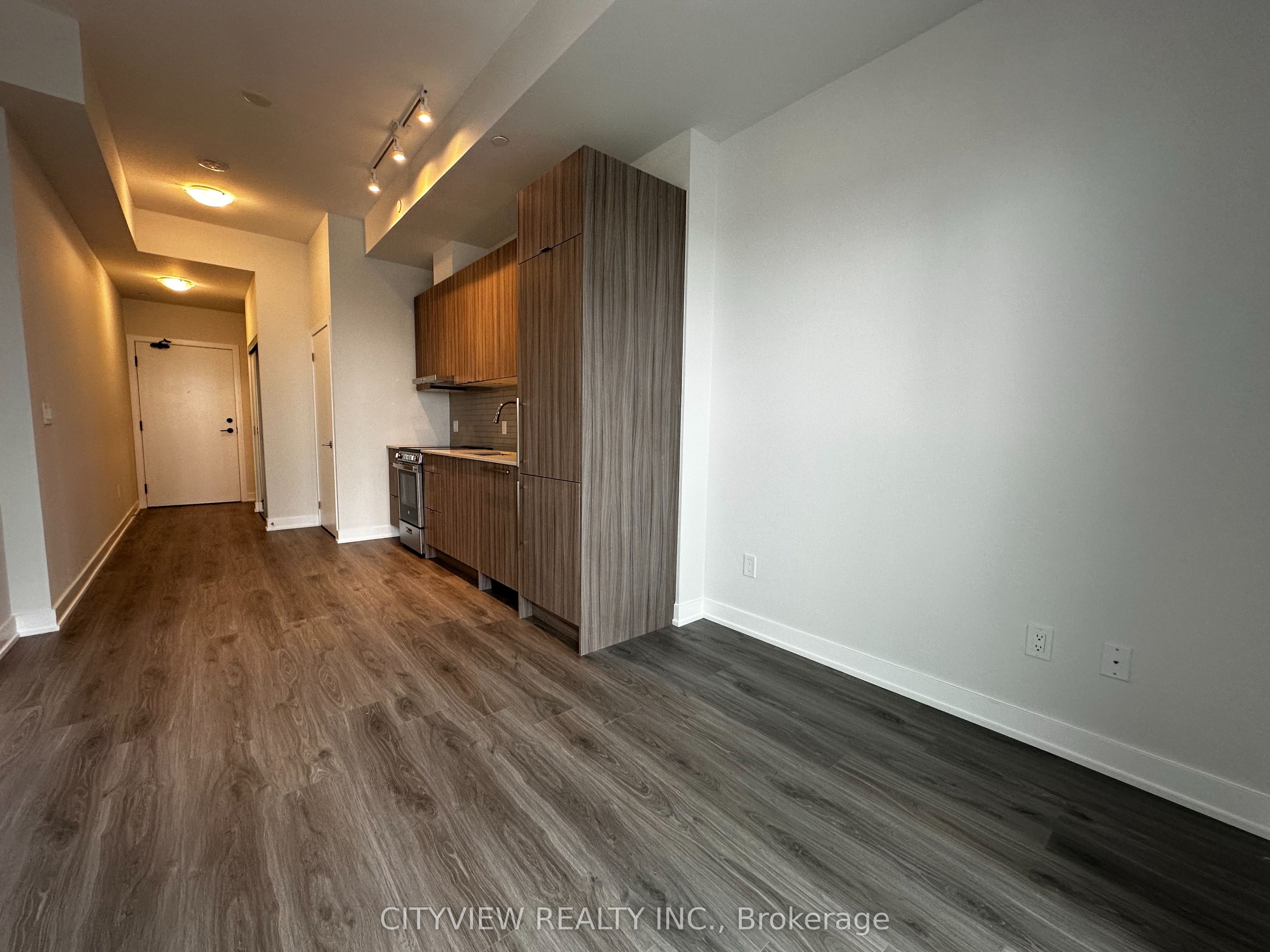 907 4130 Parkside Village Dr, Mississauga, Ontario L5B3M8 Listing