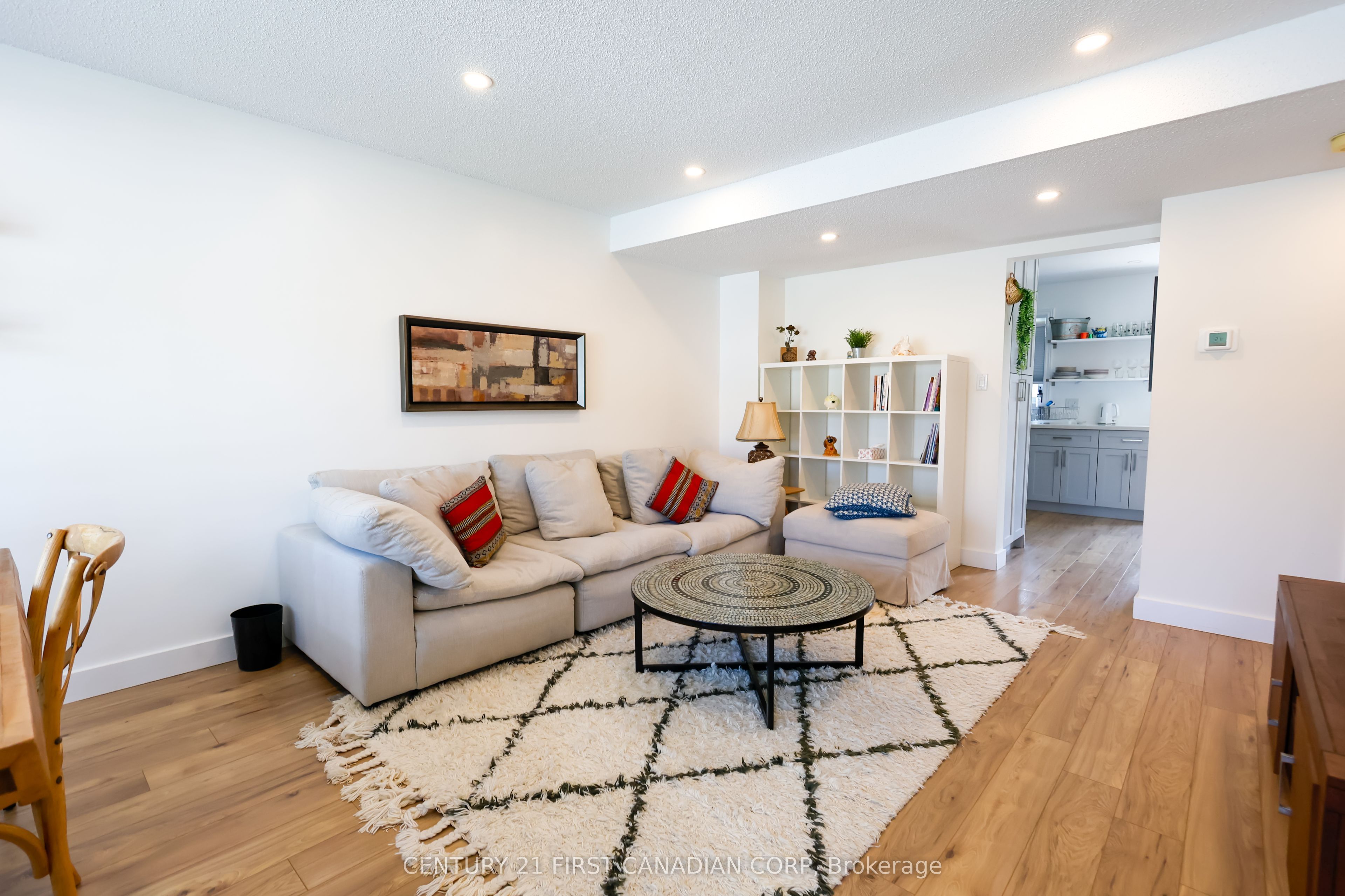 Unit 70 - 70 CHAPMAN Court, London 3