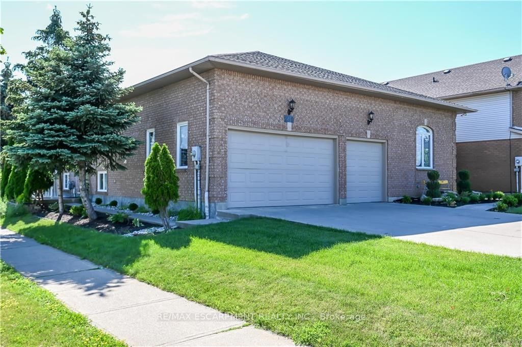Unit LOWER - 296 WINTERBERRY Drive, Stoney Creek 2
