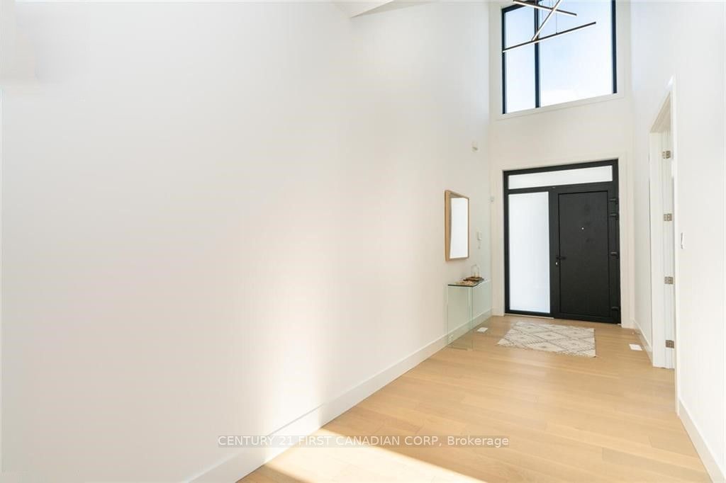 3533 Silverleaf Chase, London 4
