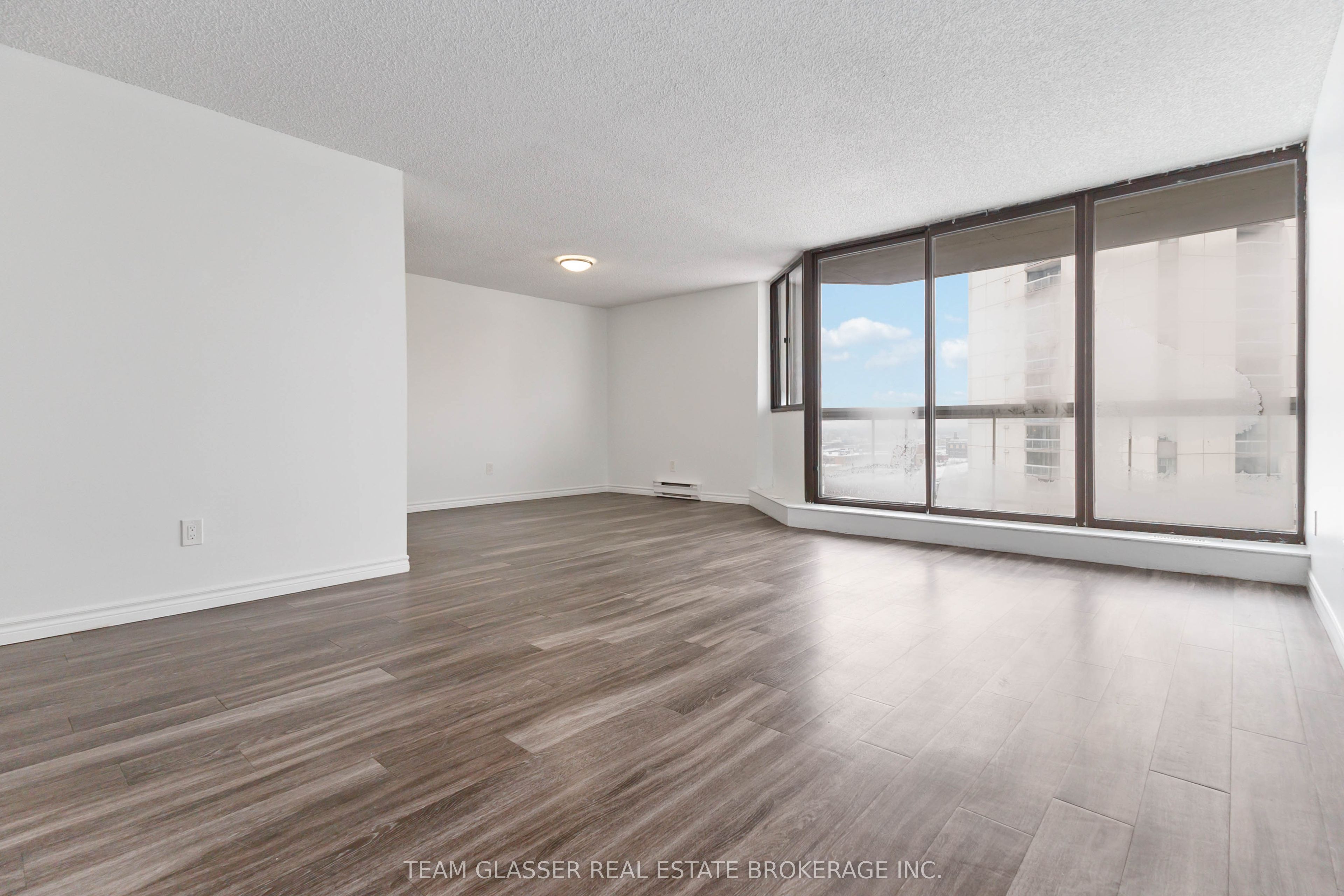 Unit 2106 - 340 Colborne Street, London 5