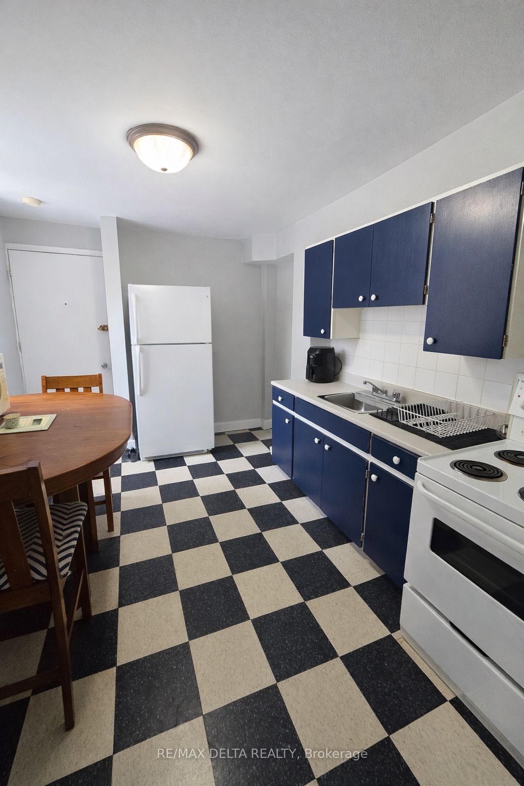 Unit 2 - 514 Bay Street, Ottawa 5