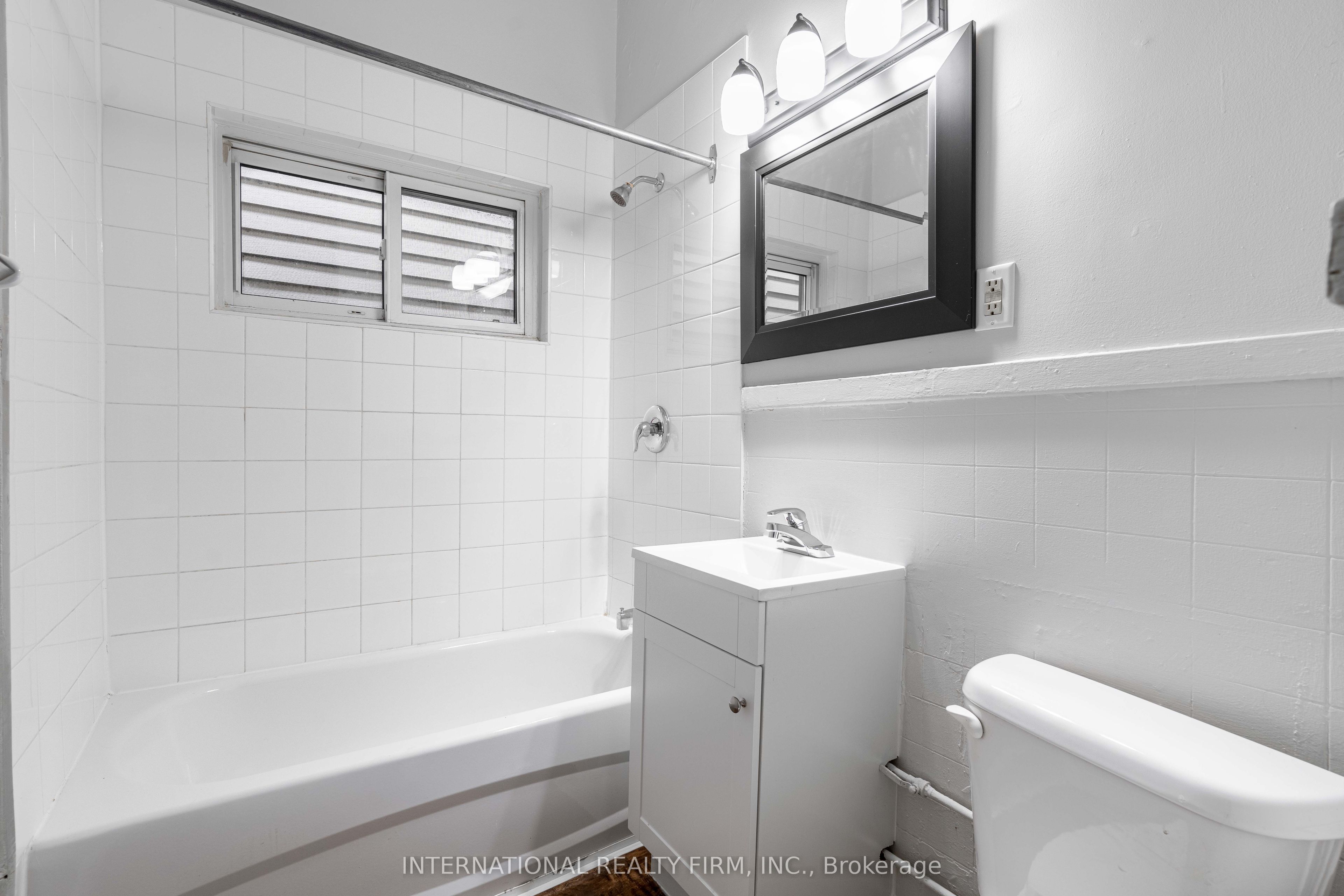 Unit 3 - 221 Hamilton Road, London 5
