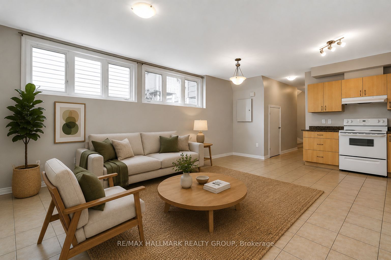 Unit A - 1170 South Russell Road, Russell 3