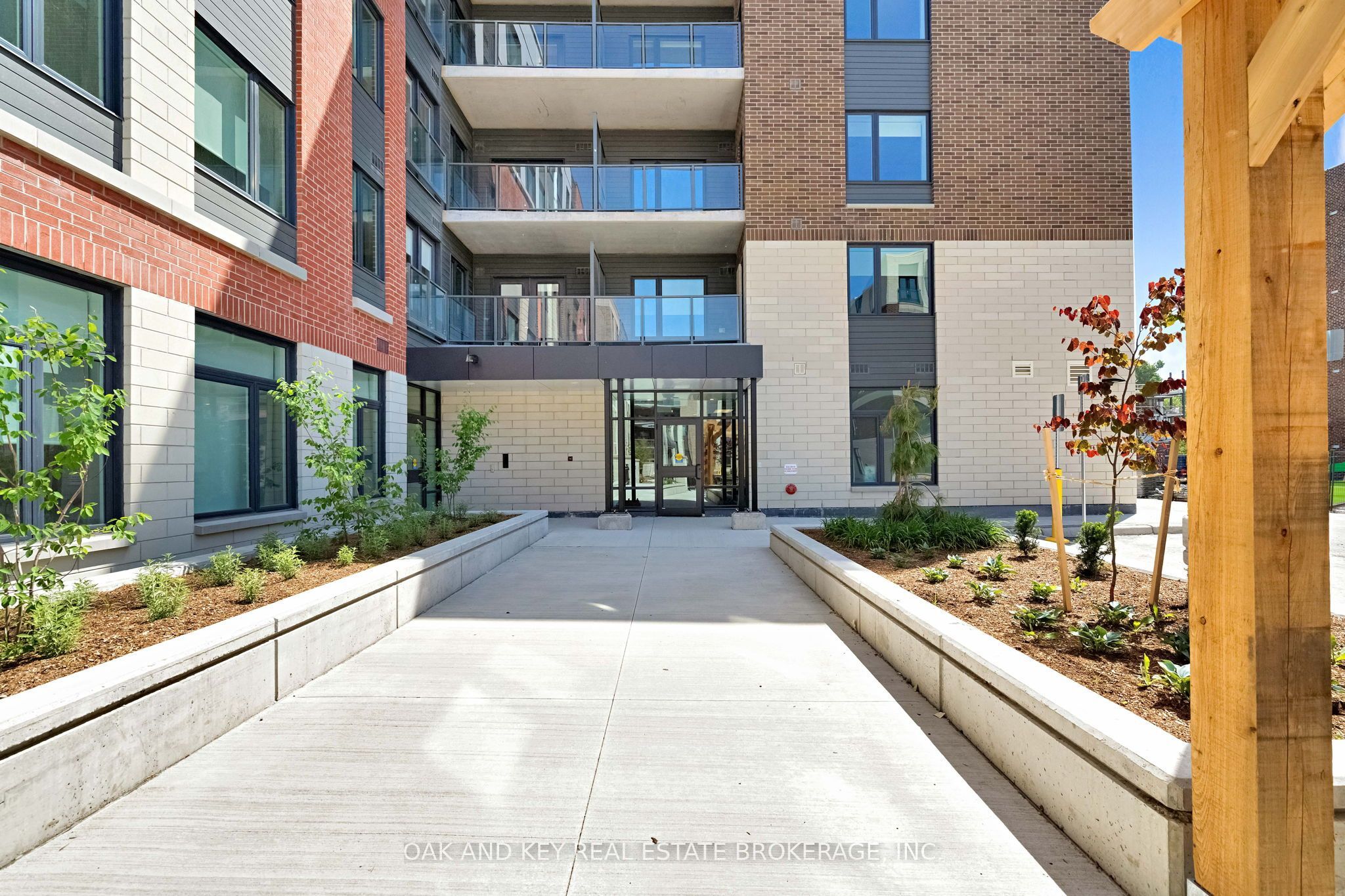 Unit 211 - 385 Hill Street, London 4