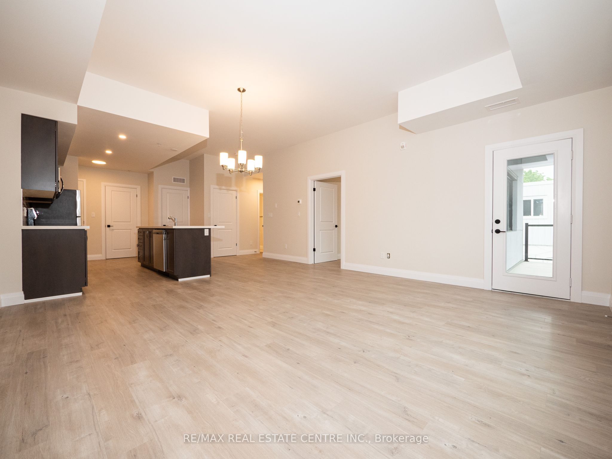 Unit 201 - 4514 Ontario Street, Lincoln 5