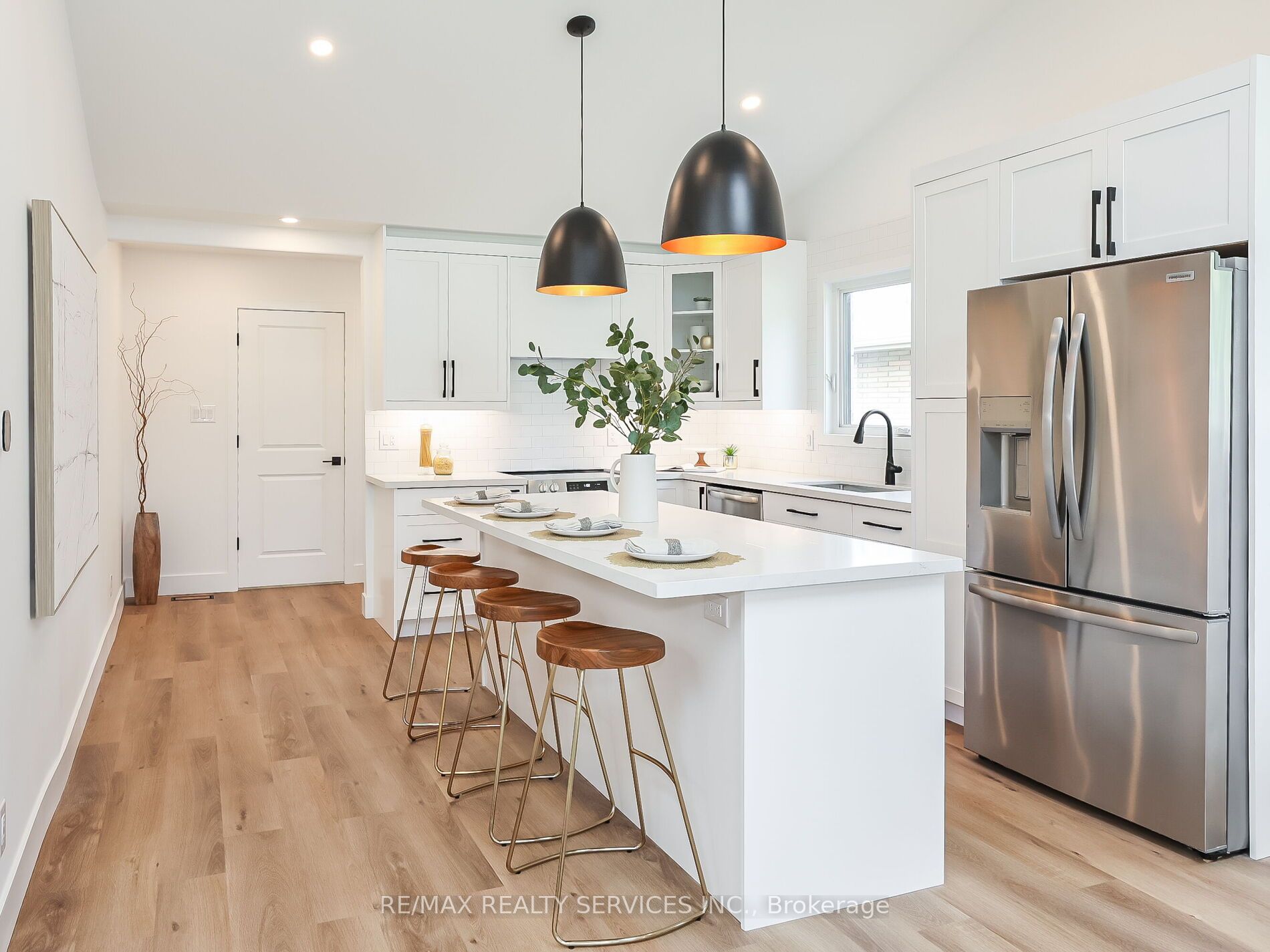 6364 Sherwood Road, Niagara Falls 2