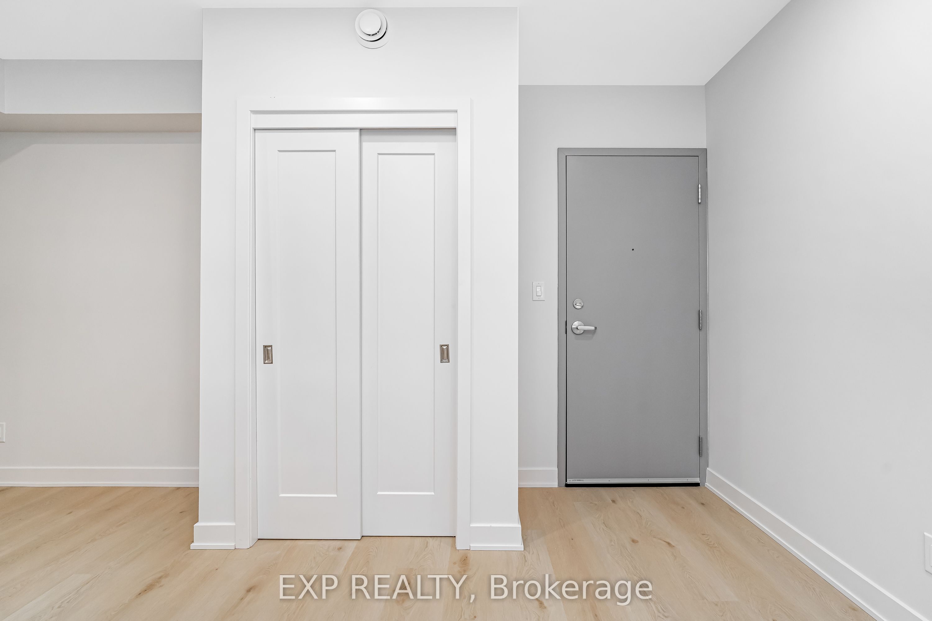 Unit 2 - 1267 Summerville Avenue, Ottawa 3