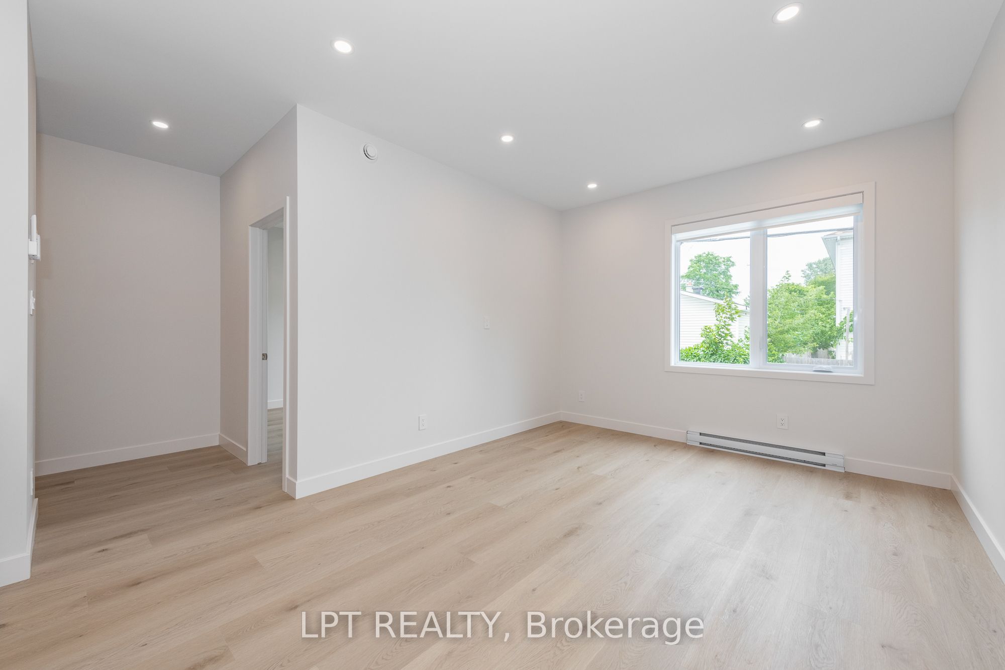 Unit 4 - 249 Columbus Avenue, Ottawa 5
