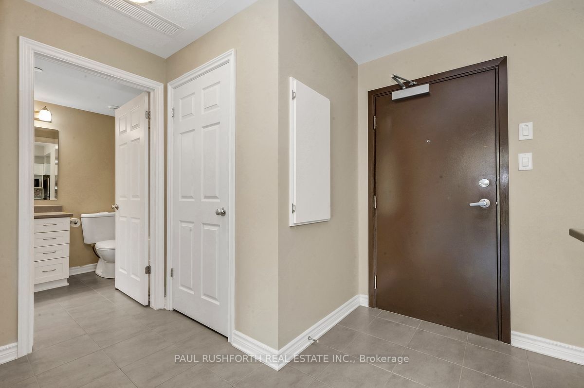 Unit 203 - 215 Titanium Private, Orleans-Gloucester 3
