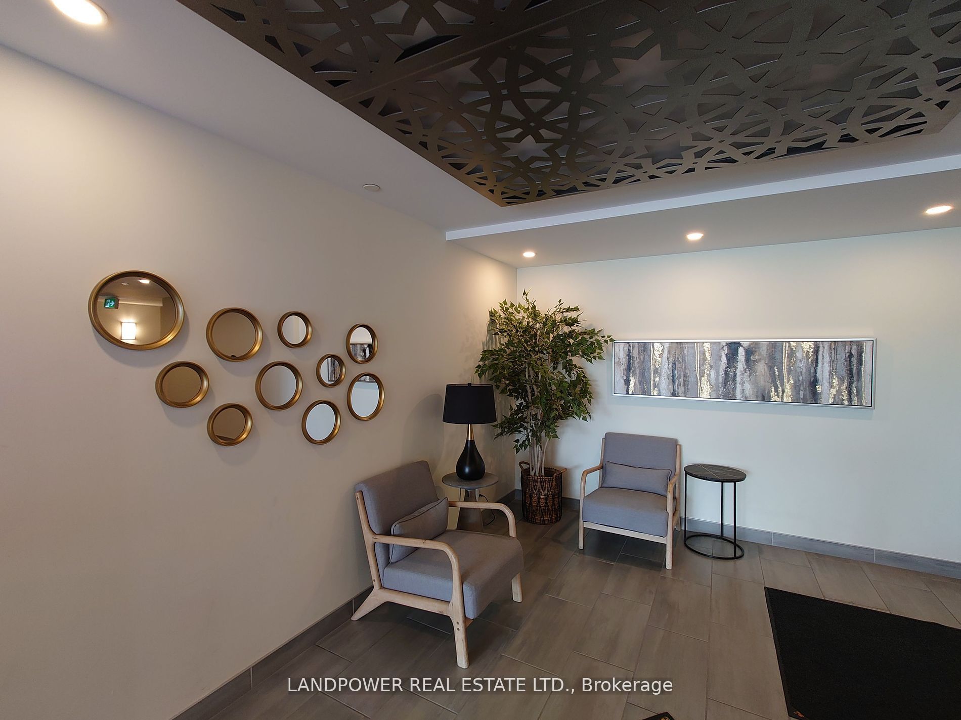 Unit 910 - 104 Garment Street, Kitchener 4