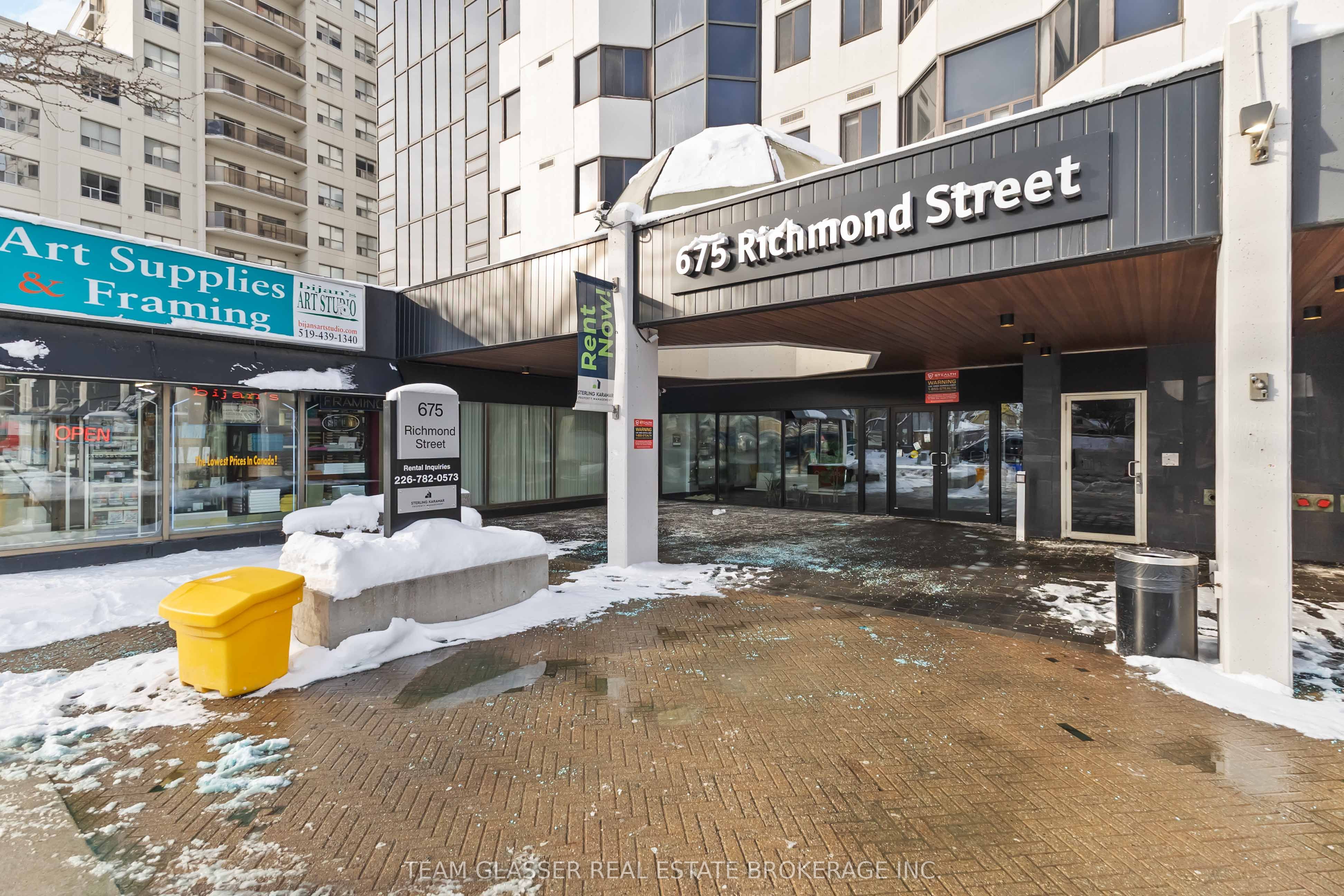 Unit 1211 - 675 RICHMOND Street, London 2