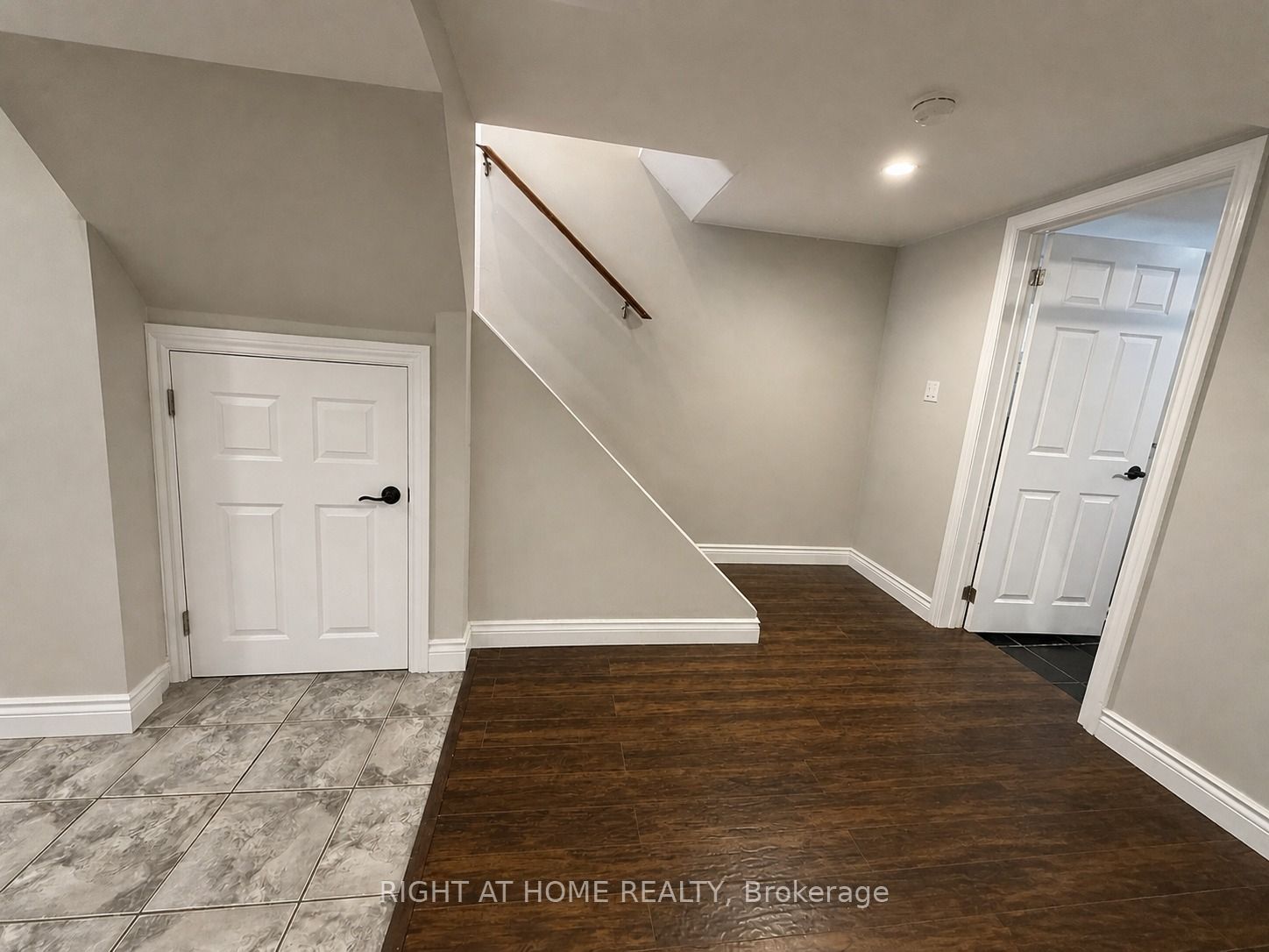 Unit Lower - 830 Brucedale Avenue E, Hamilton 4