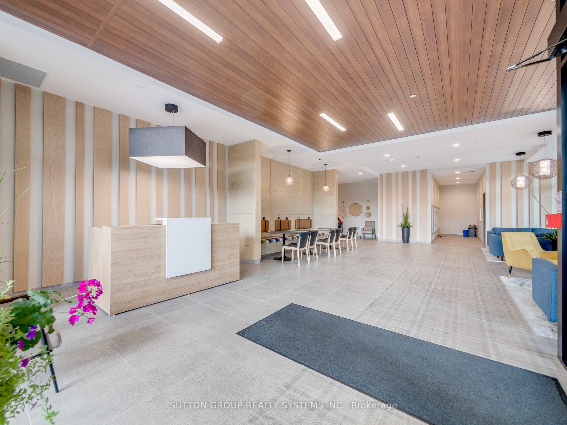 Unit 404 - 108 Garment Street, Kitchener 4