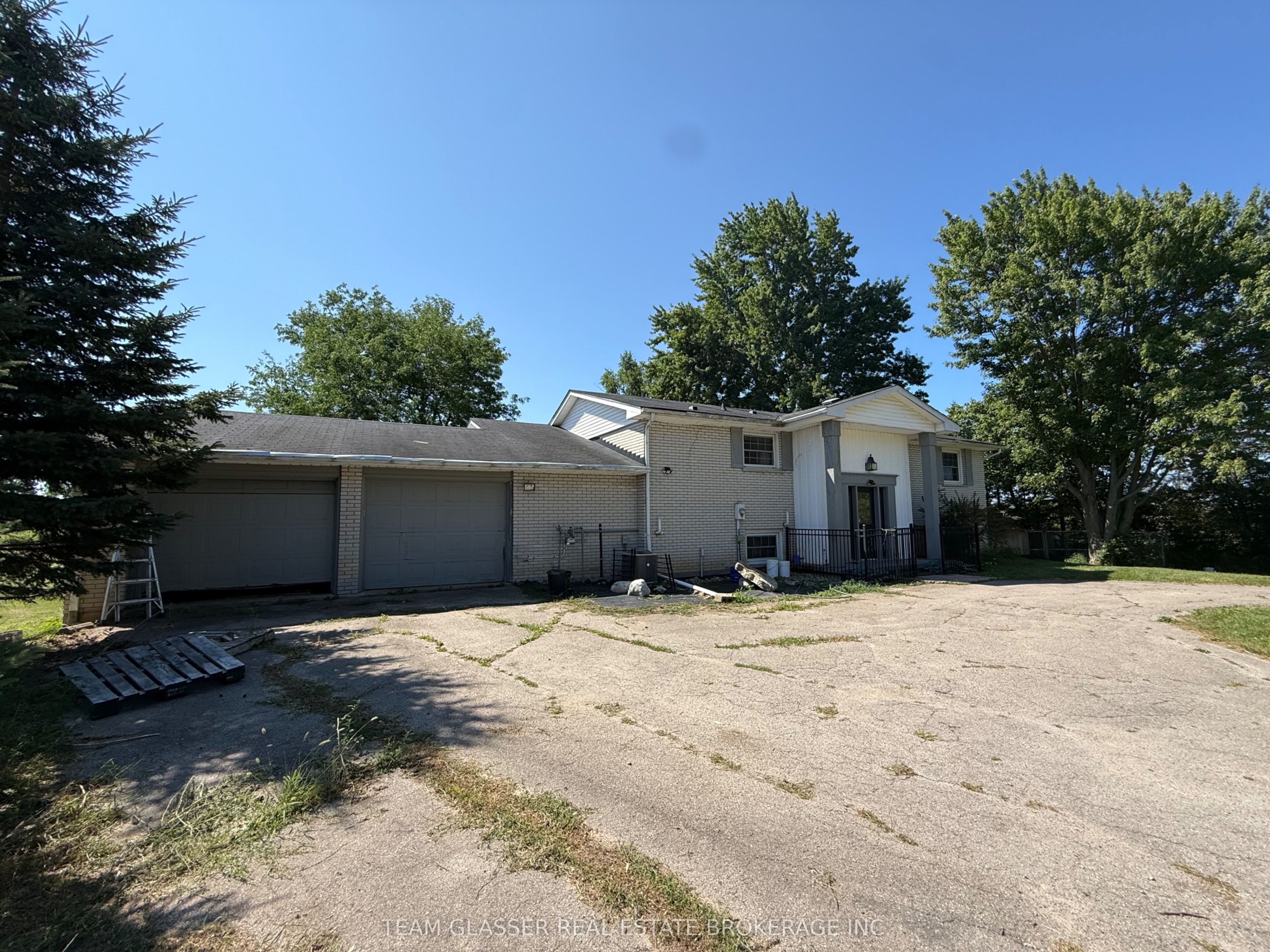 7395 WESTMINSTER Drive, London 3