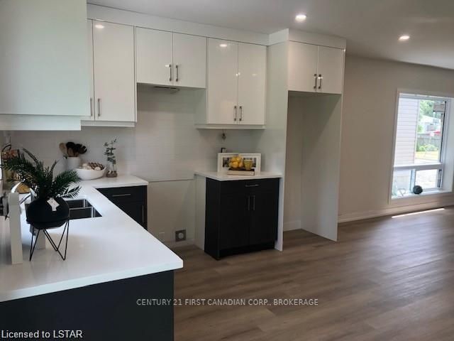 2388 BOSWELL Street, St. Clair 5