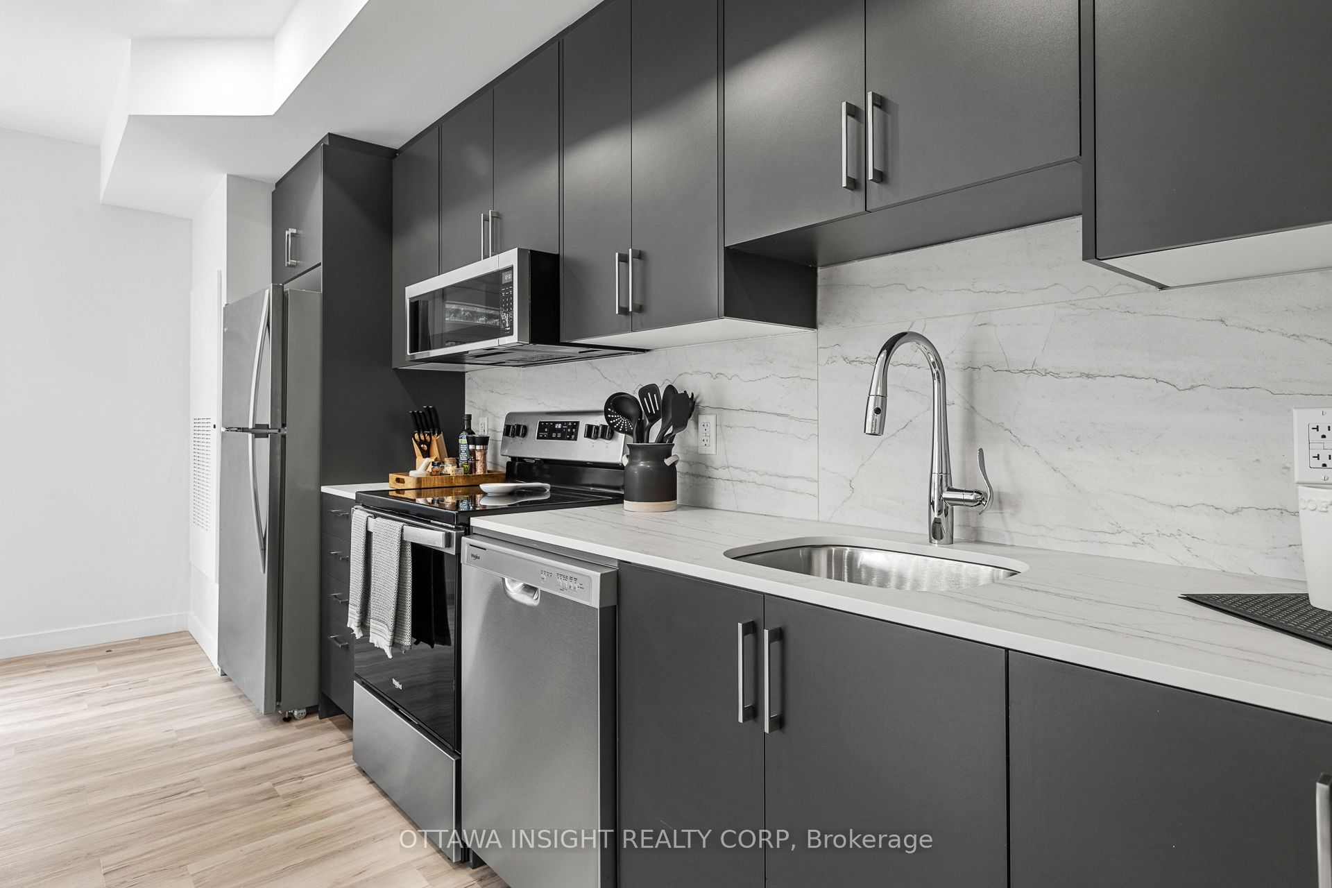 Unit 4 - 2409 Carlsen Avenue, Ottawa 3