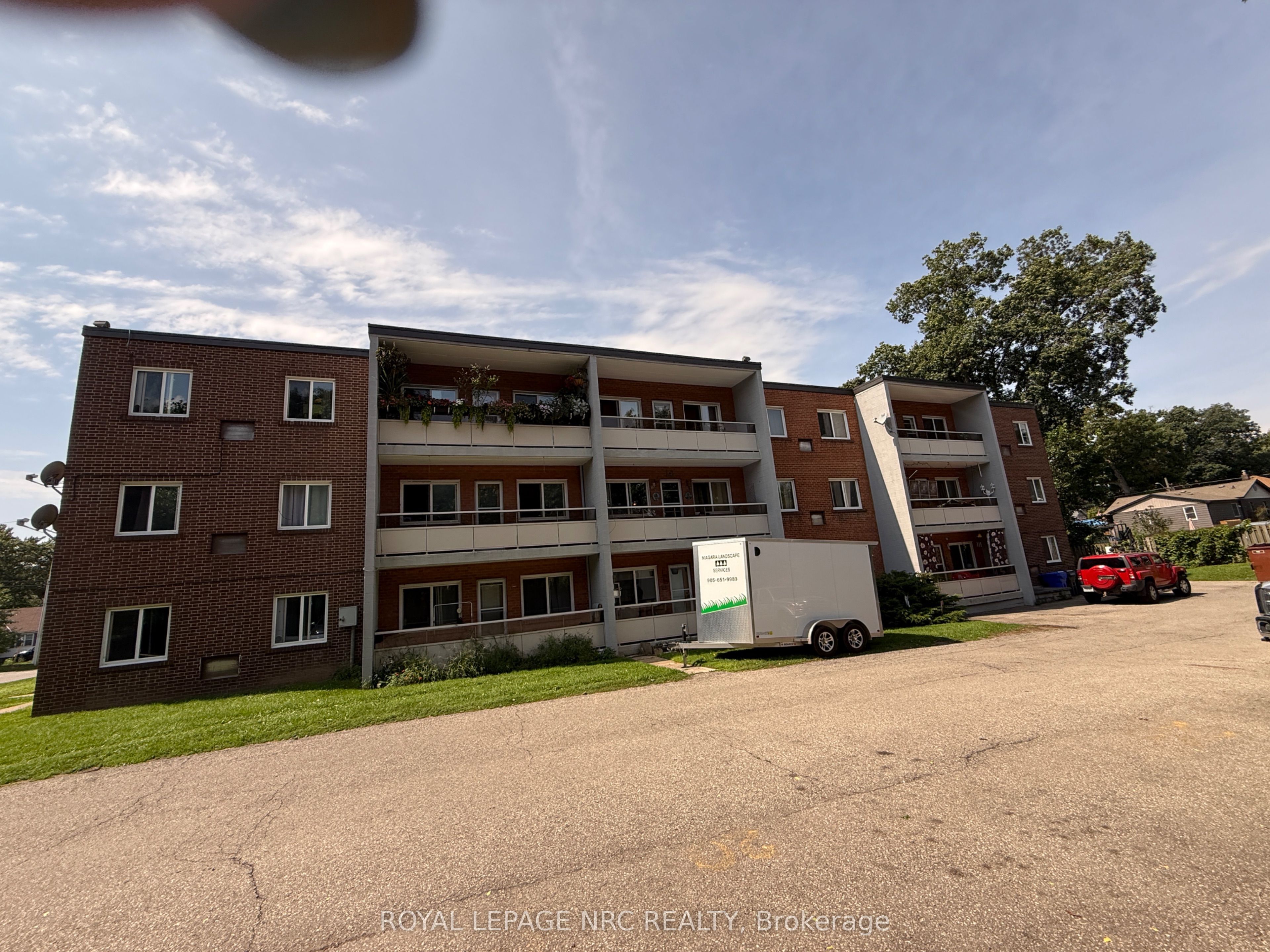 Unit 34 - 6035 Murray Street, Niagara Falls 3