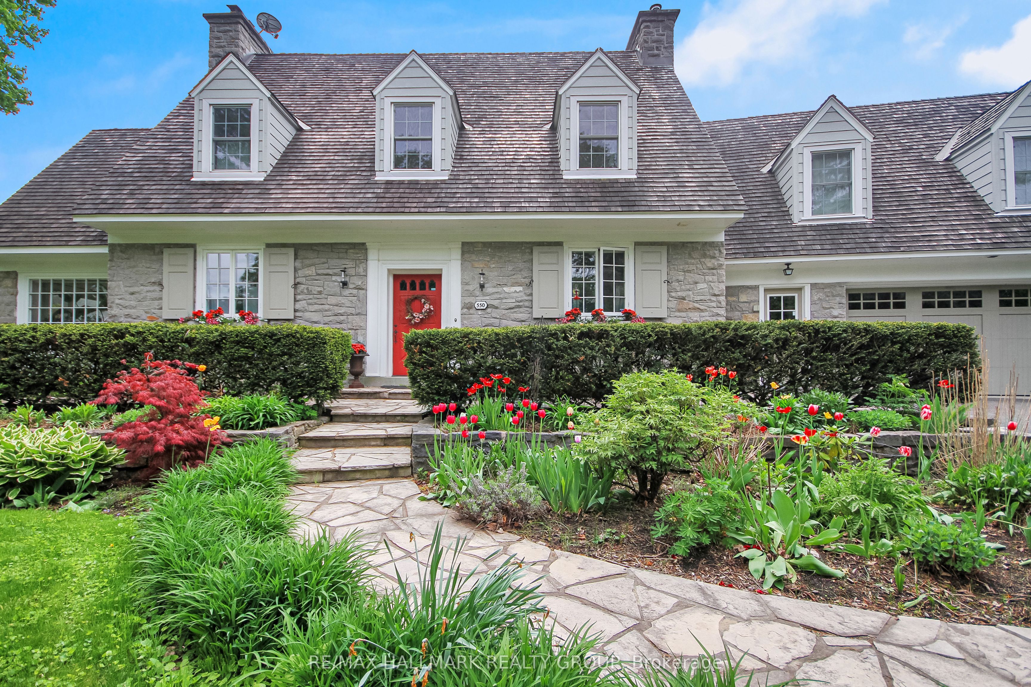 550 Piccadilly Avenue, Ottawa 2